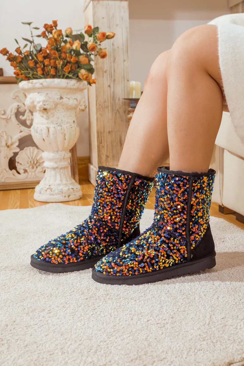 Smaibulun Ugg | Dallas Glam Sequin Shearling Boots - Black - Image 5