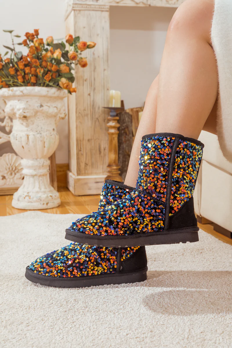 Smaibulun Ugg | Dallas Glam Sequin Shearling Boots - Black - Image 6