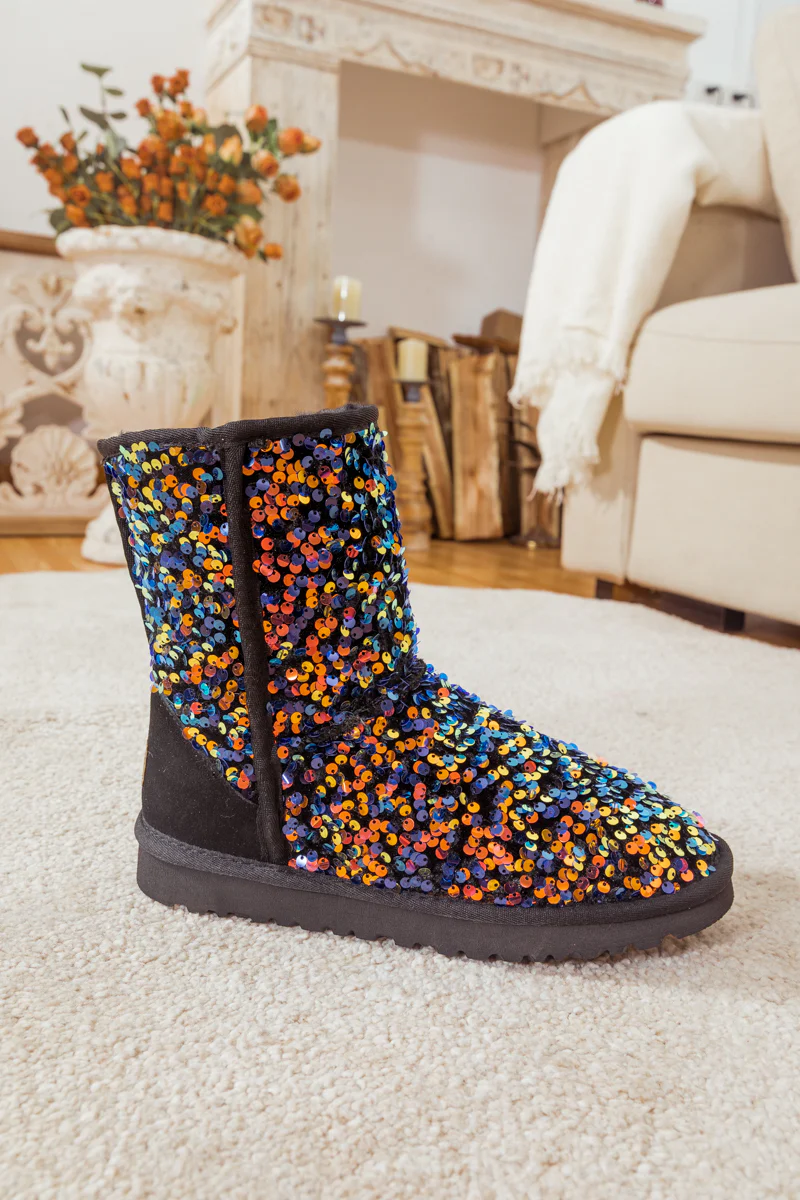 Smaibulun Ugg | Dallas Glam Sequin Shearling Boots - Black - Image 9