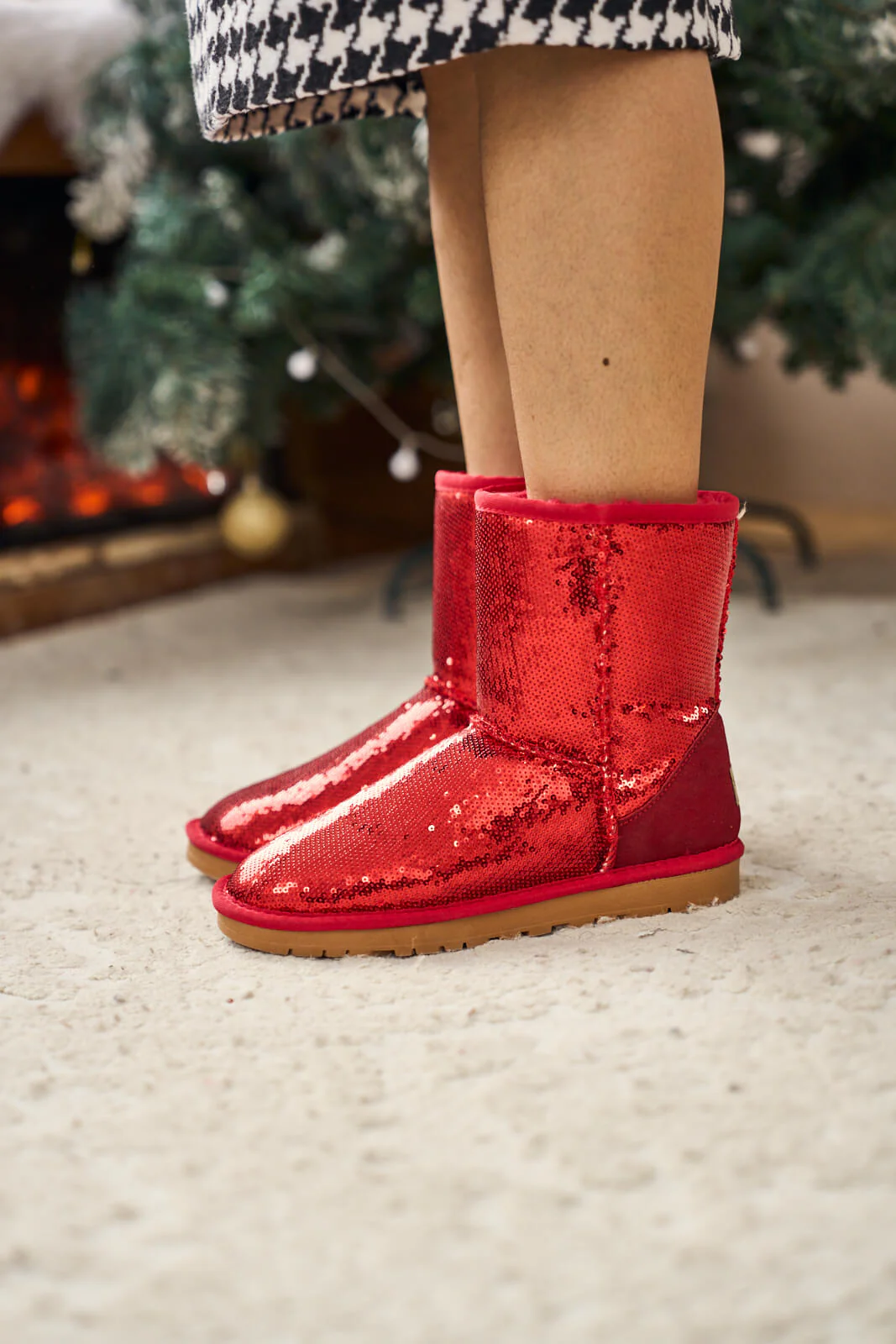 Smaibulun Ugg | Dallas Glam Sequin Shearling Boots - crimson - Image 3