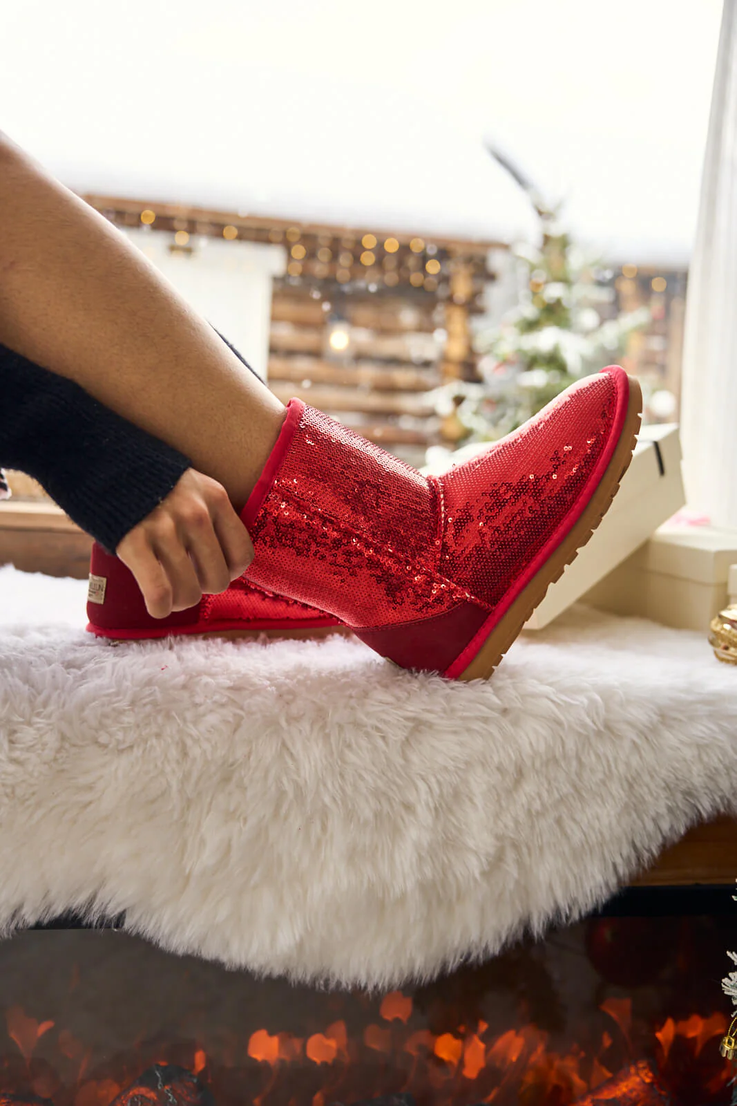 Smaibulun Ugg | Dallas Glam Sequin Shearling Boots - crimson - Image 7