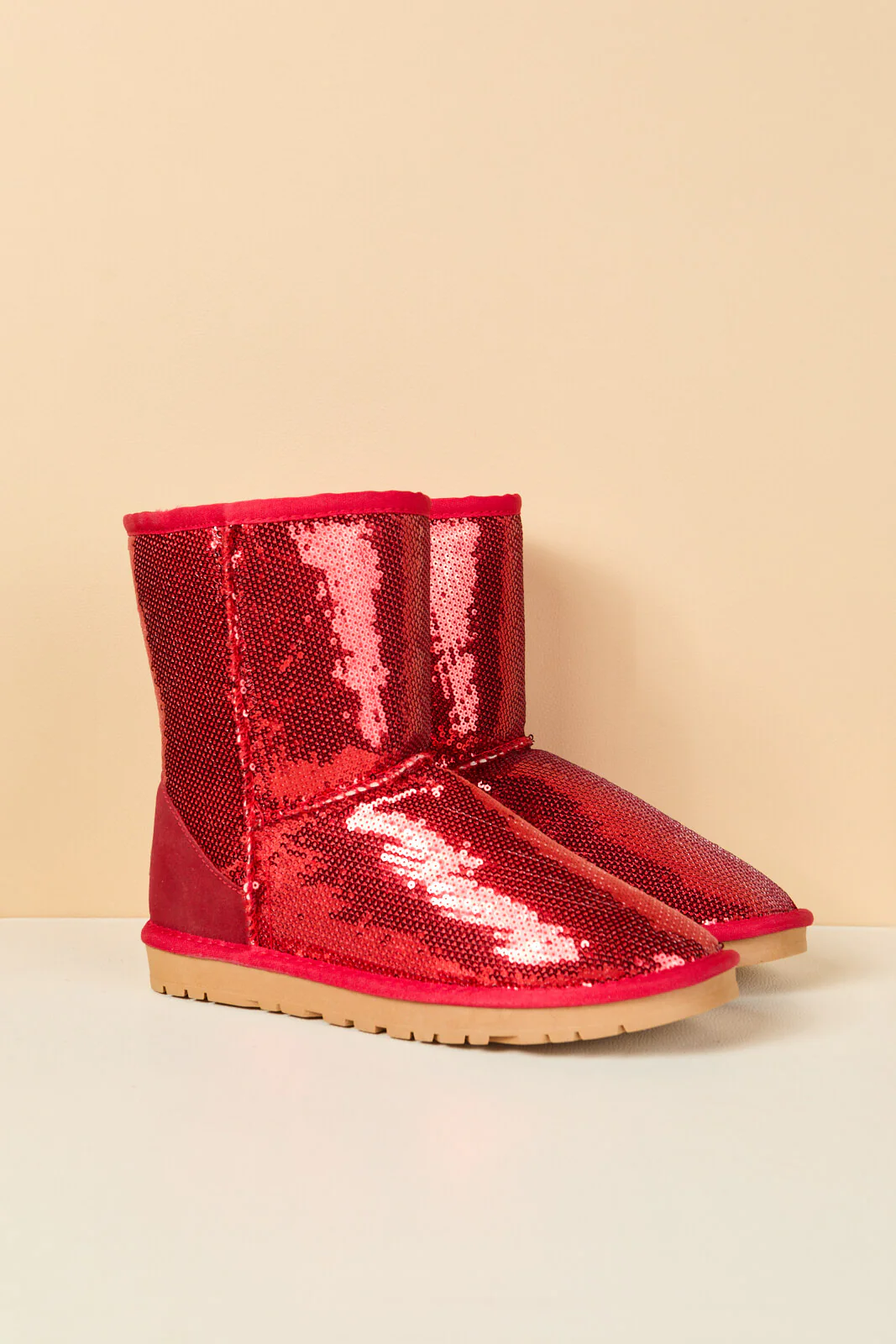 Smaibulun Ugg | Dallas Glam Sequin Shearling Boots - crimson - Image 9