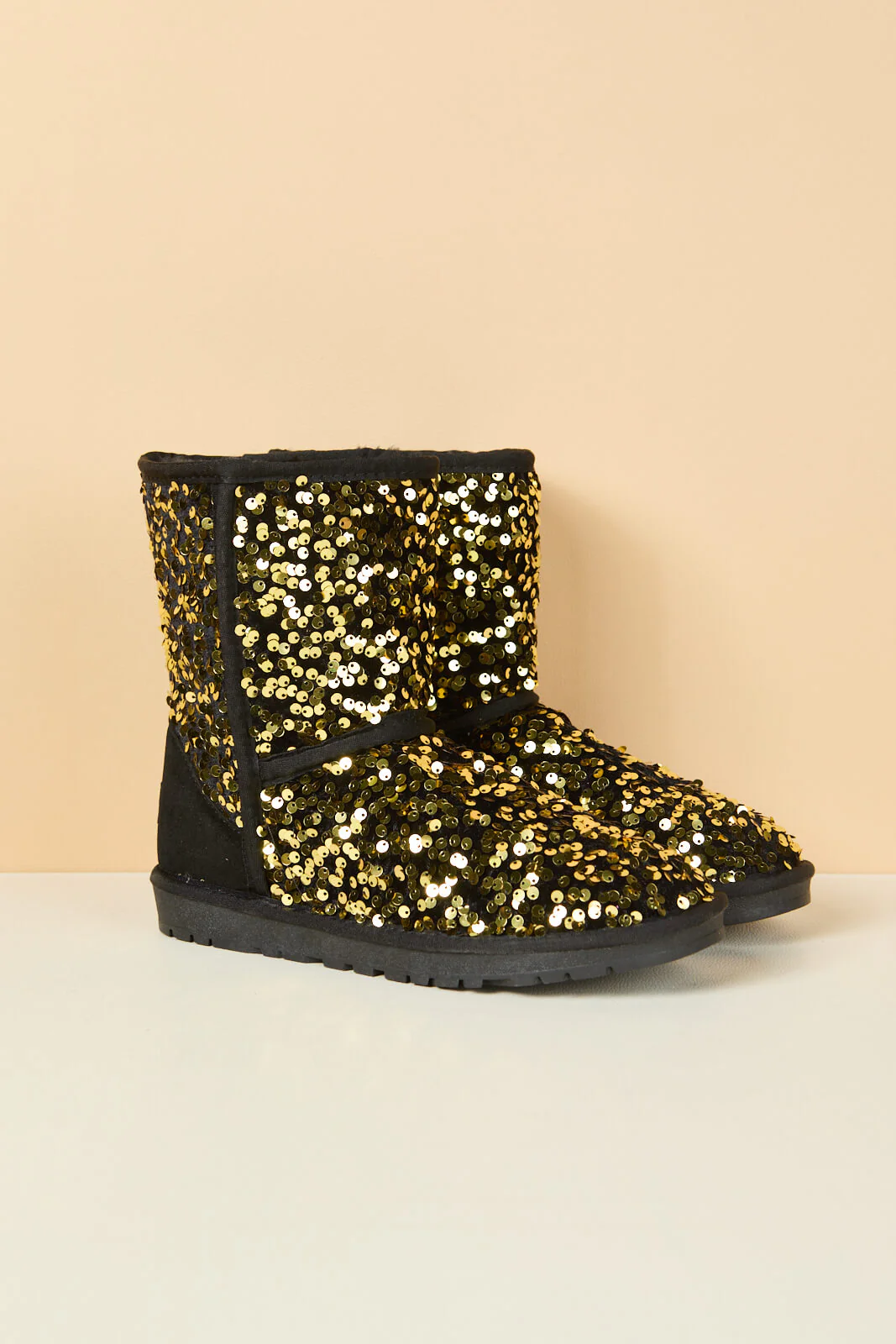Smaibulun Ugg | Dallas Glam Sequin Shearling Boots - Gold - Image 9