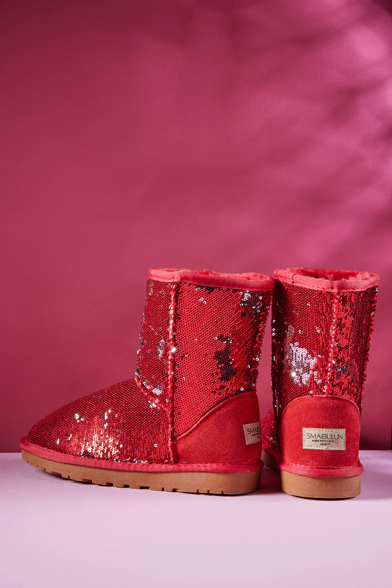 Smaibulun Ugg | Dallas Glam Sequin Shearling Boots - Red - Image 10