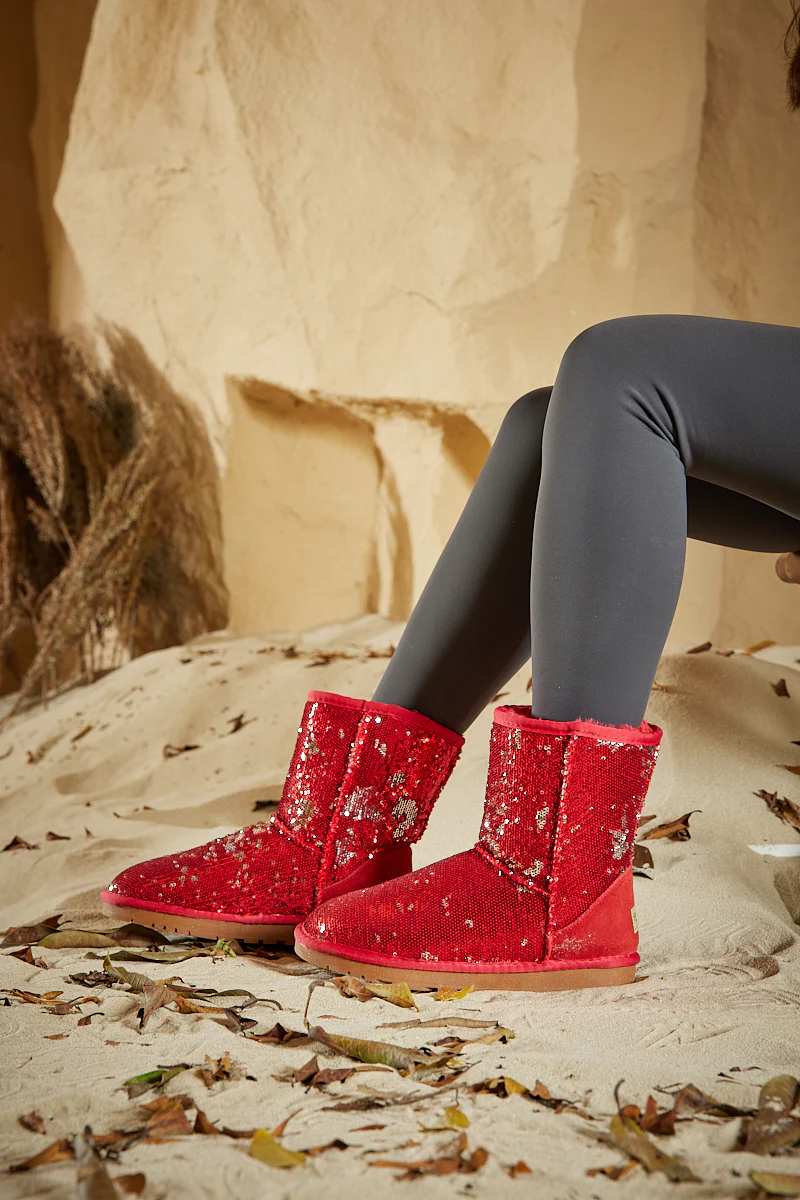 Smaibulun Ugg | Dallas Glam Sequin Shearling Boots - Red - Image 5