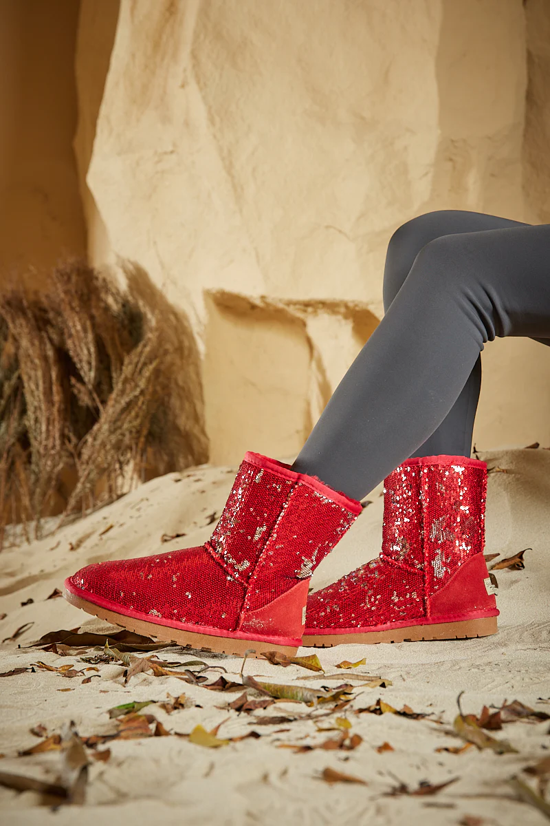 Smaibulun Ugg | Dallas Glam Sequin Shearling Boots - Red - Image 6