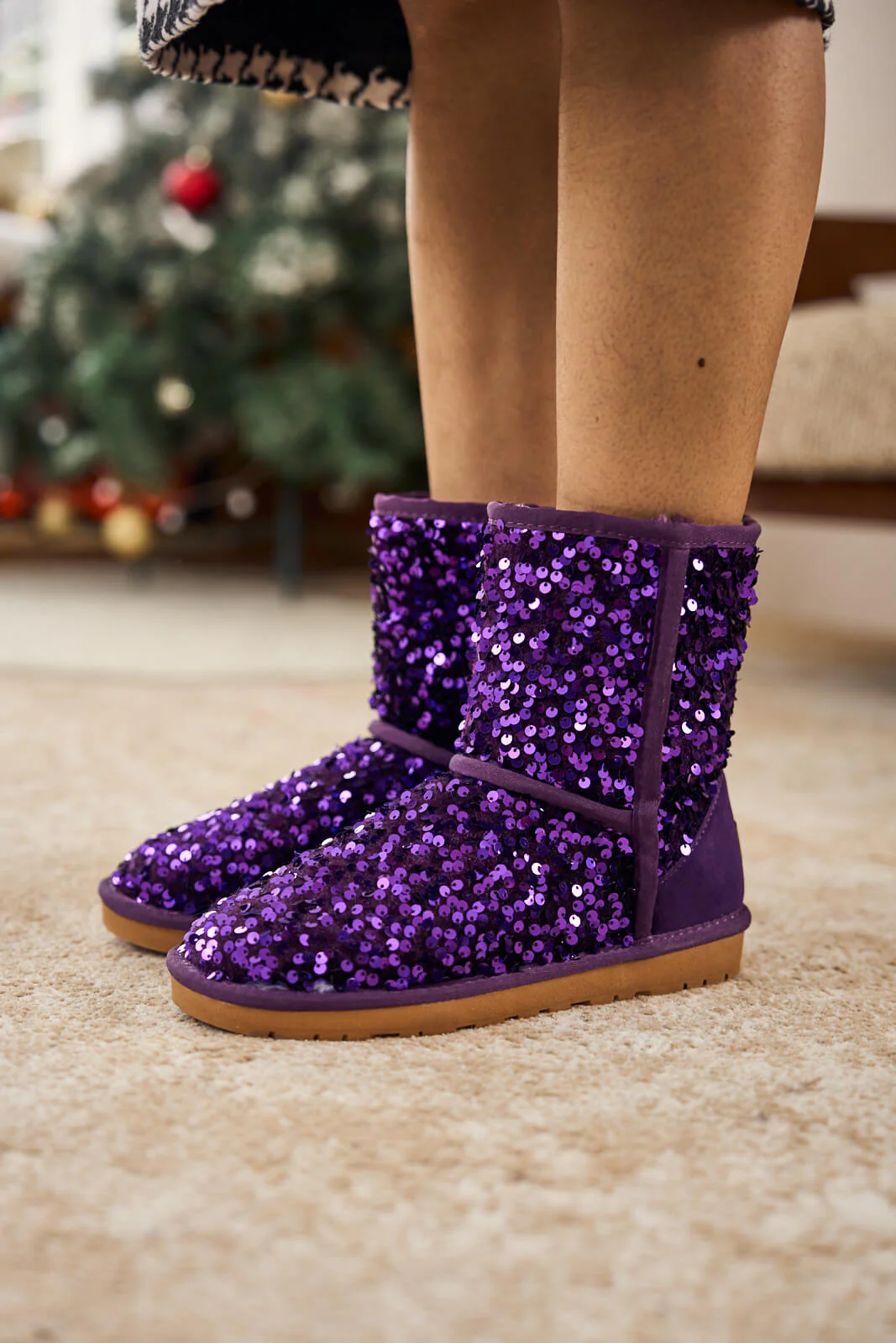 Smaibulun Ugg | Dallas Glam Sequin Shearling Boots - violet - Image 4