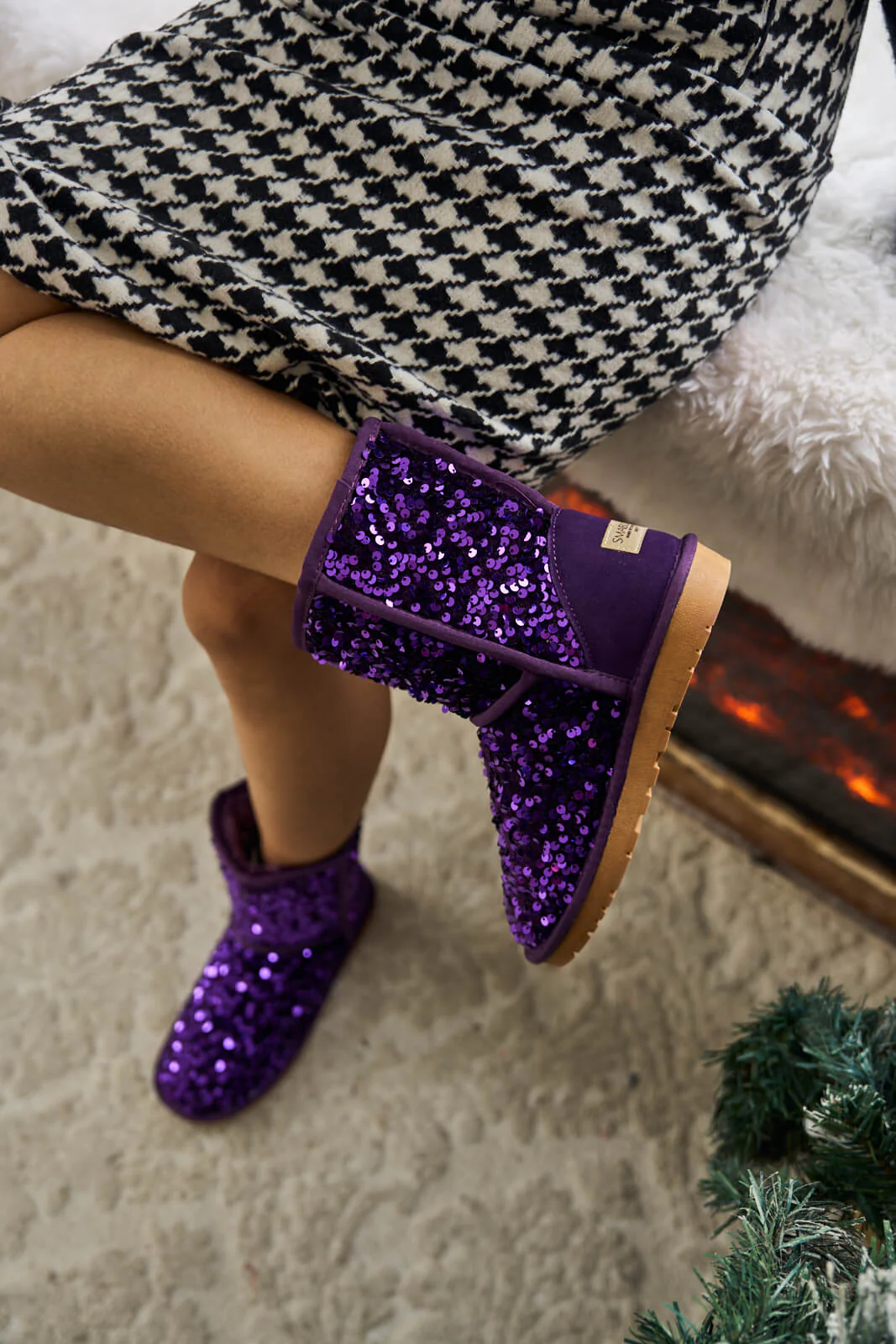 Smaibulun Ugg | Dallas Glam Sequin Shearling Boots - violet - Image 7