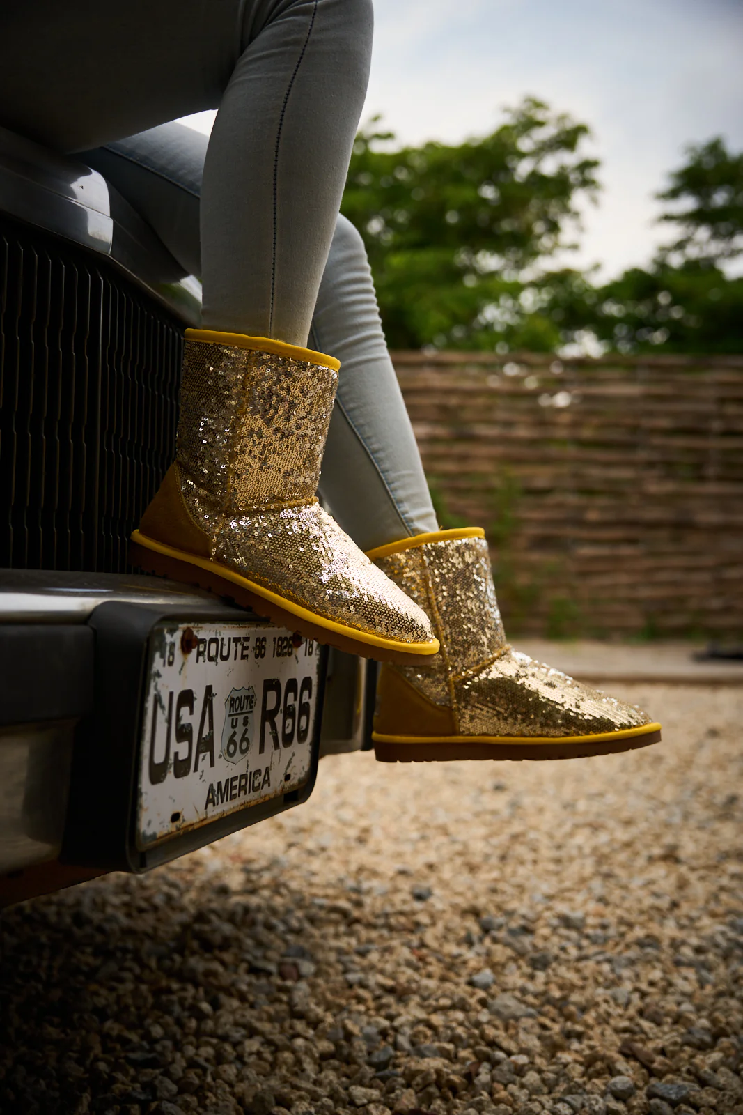 Smaibulun Ugg | Dallas Glam Sequin Shearling Boots - Yellow - Image 6