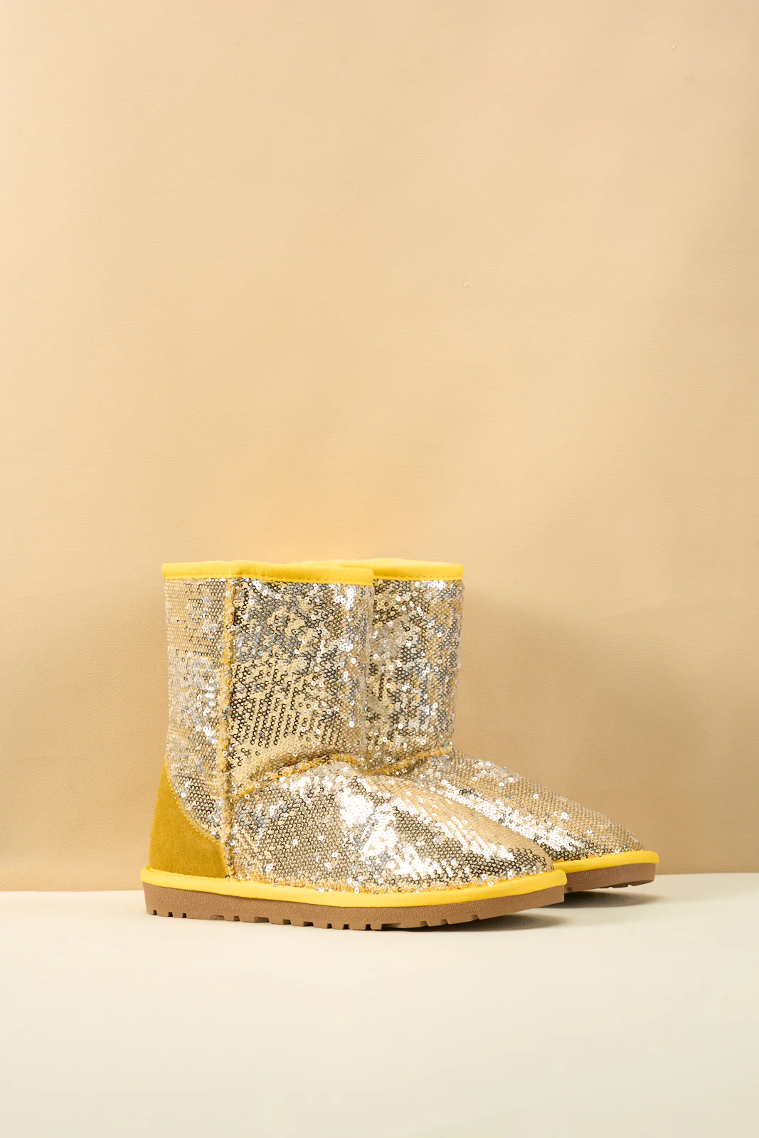 Smaibulun Ugg | Dallas Glam Sequin Shearling Boots - Yellow - Image 7