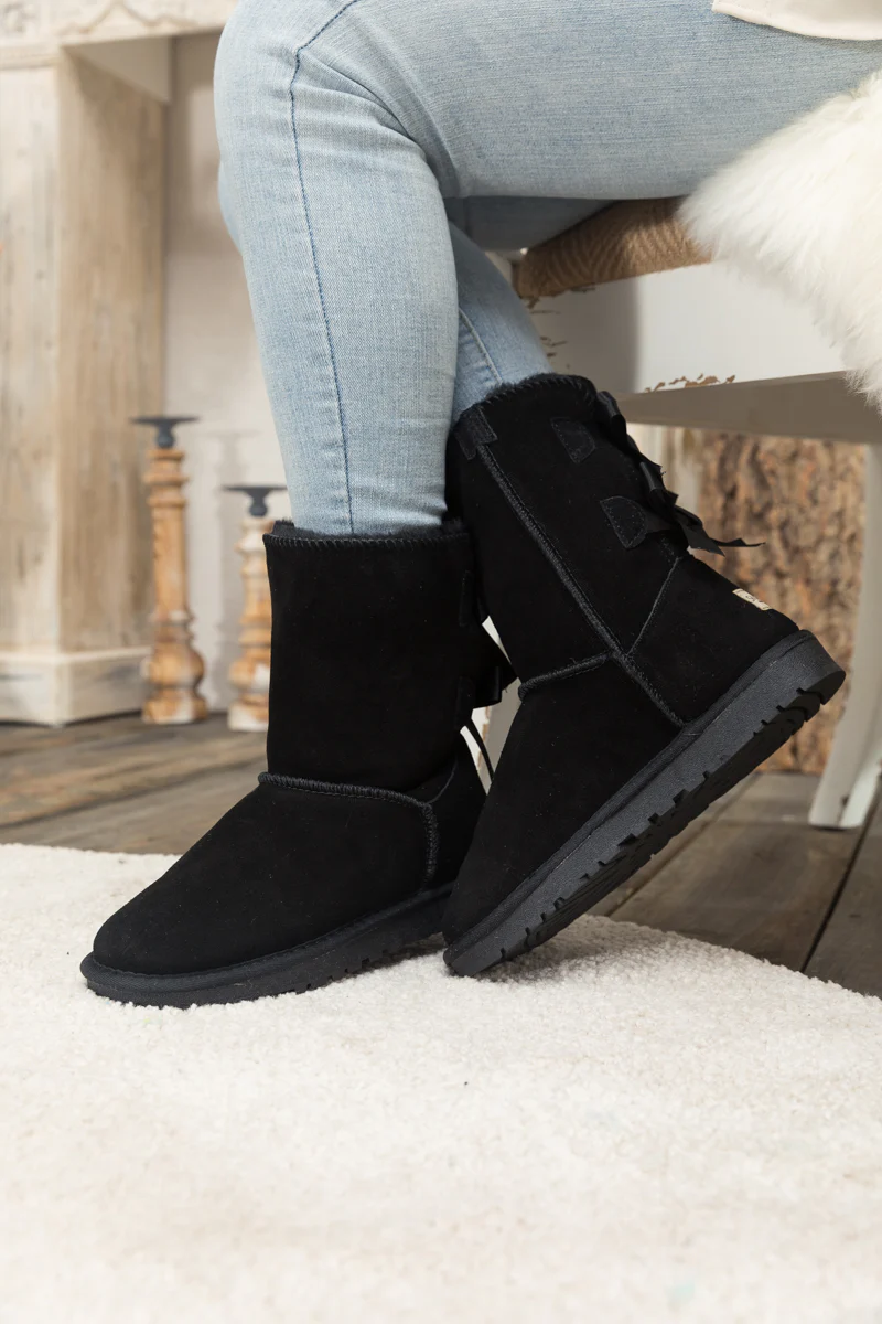 Smaibulun Ugg | Double Ballet Ribbon Bow Suede Shearling Boots - Black - Image 4