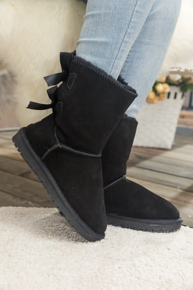 Smaibulun Ugg | Double Ballet Ribbon Bow Suede Shearling Boots - Black - Image 5