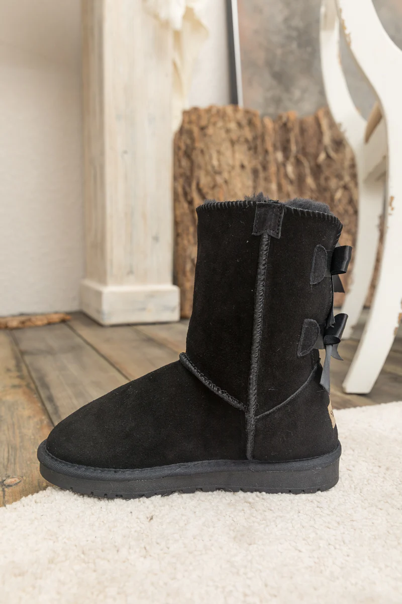 Smaibulun Ugg | Double Ballet Ribbon Bow Suede Shearling Boots - Black - Image 9