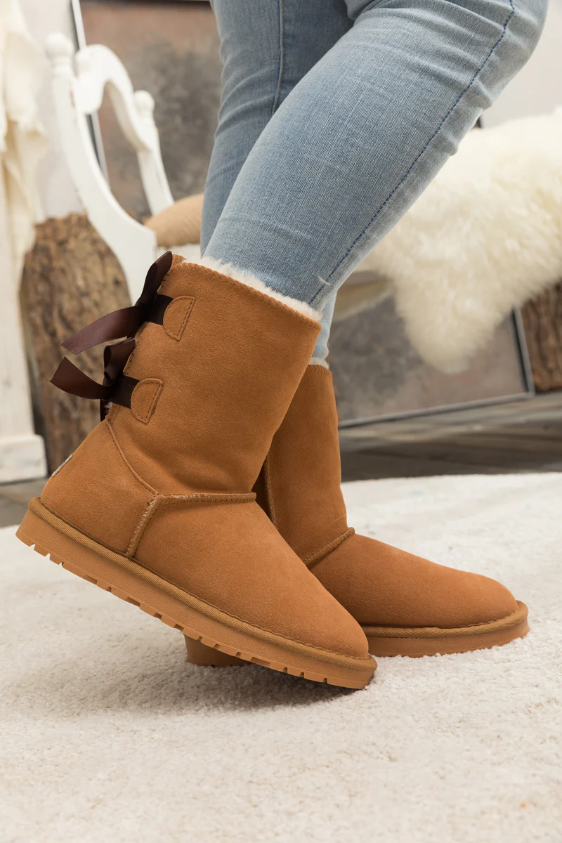 Smaibulun Ugg | Double Ballet Ribbon Bow Suede Shearling Boots - Chestnut - Image 3