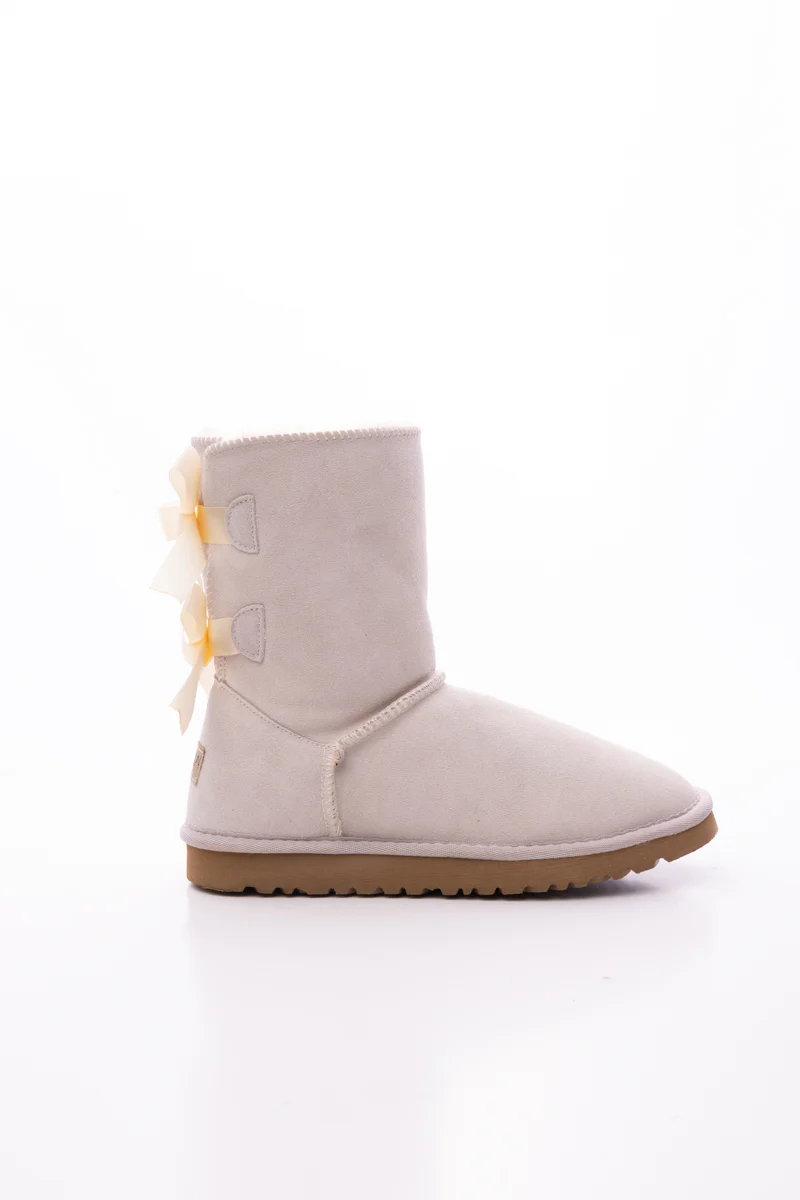 Smaibulun Ugg | Double Ballet Ribbon Bow Suede Shearling Boots - Ivory - Image 11