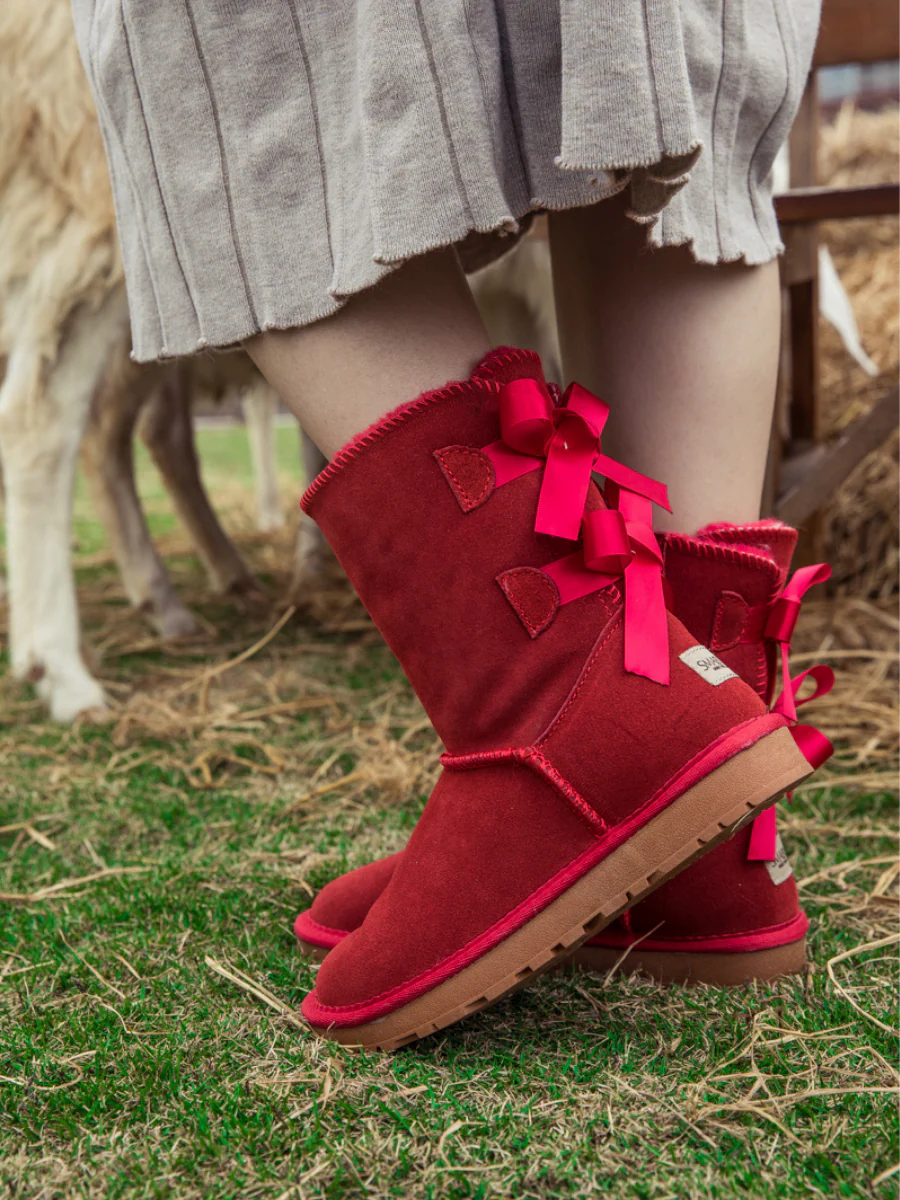 Smaibulun Ugg | Double Ballet Ribbon Bow Suede Shearling Boots - red - Image 6