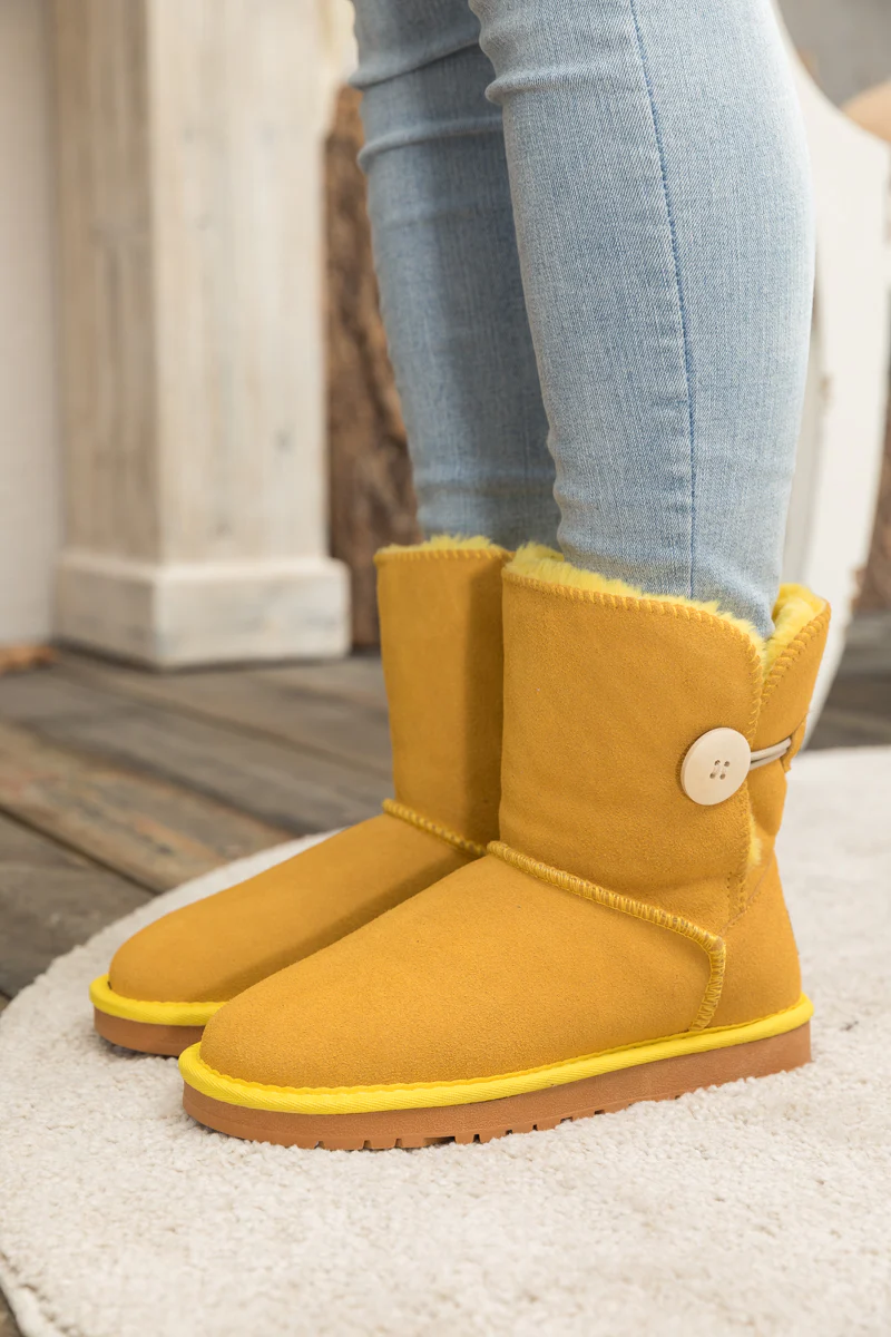 SMAIBULUN Ugg | Faux Fur-Lined Classic Side Button Ugg Boot - Yellow - Image 4
