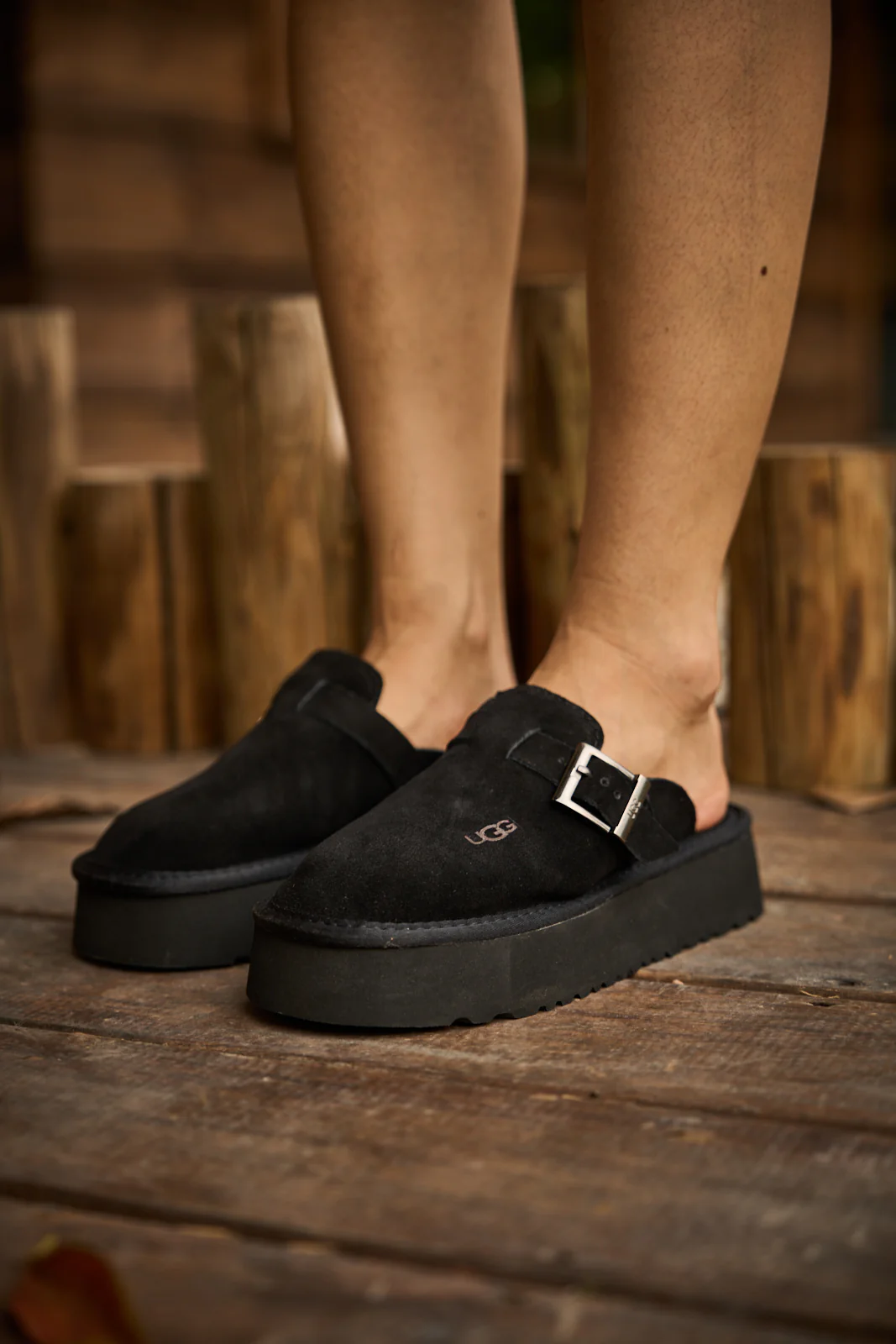 SMAIBULUN Ugg | Forever Iconic Platform Clog - Black - Image 2