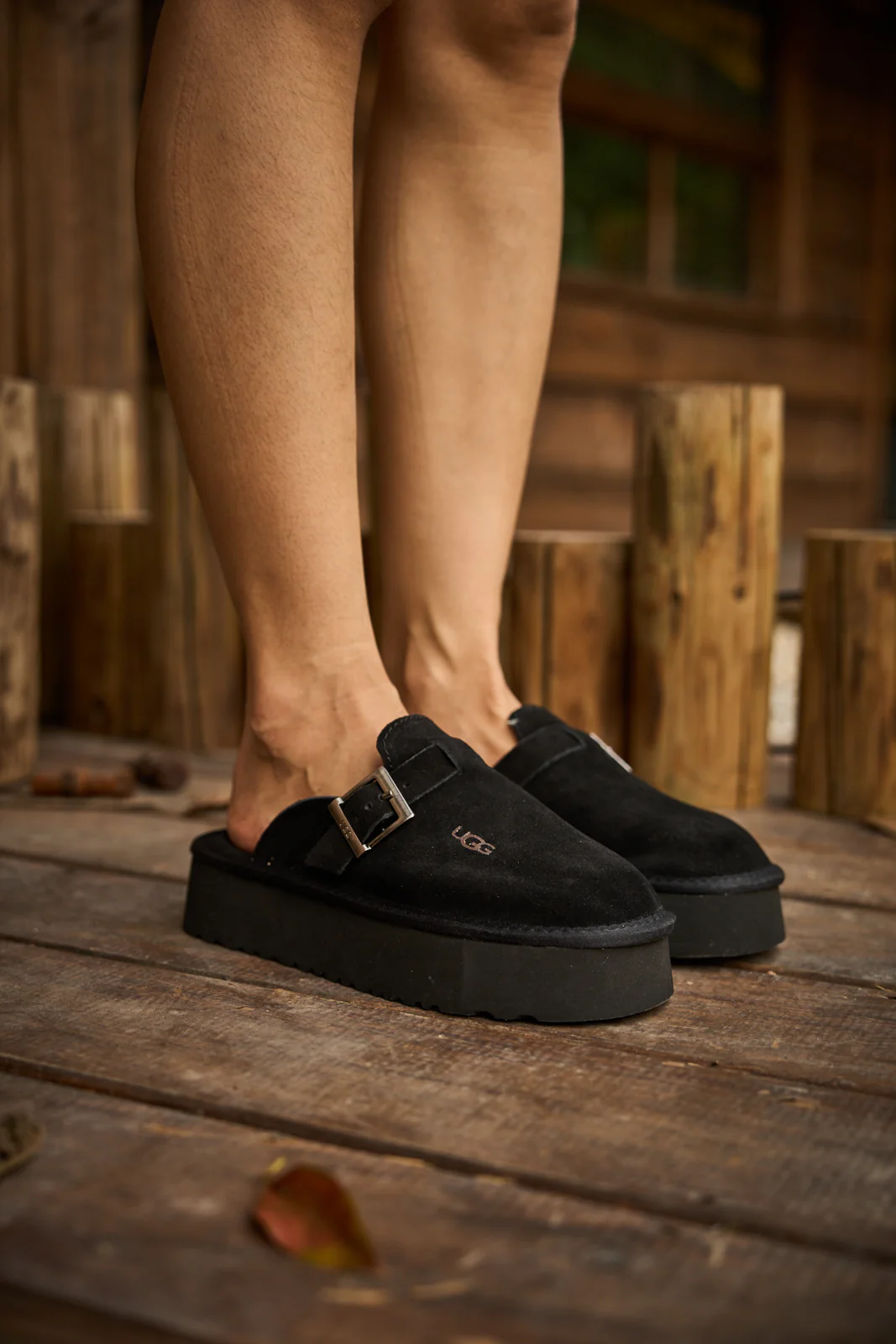 SMAIBULUN Ugg | Forever Iconic Platform Clog - Black - Image 4