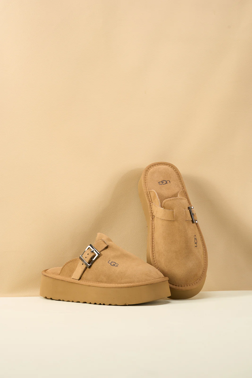 SMAIBULUN Ugg | Forever Iconic Platform Clog - Chestnut - Image 10