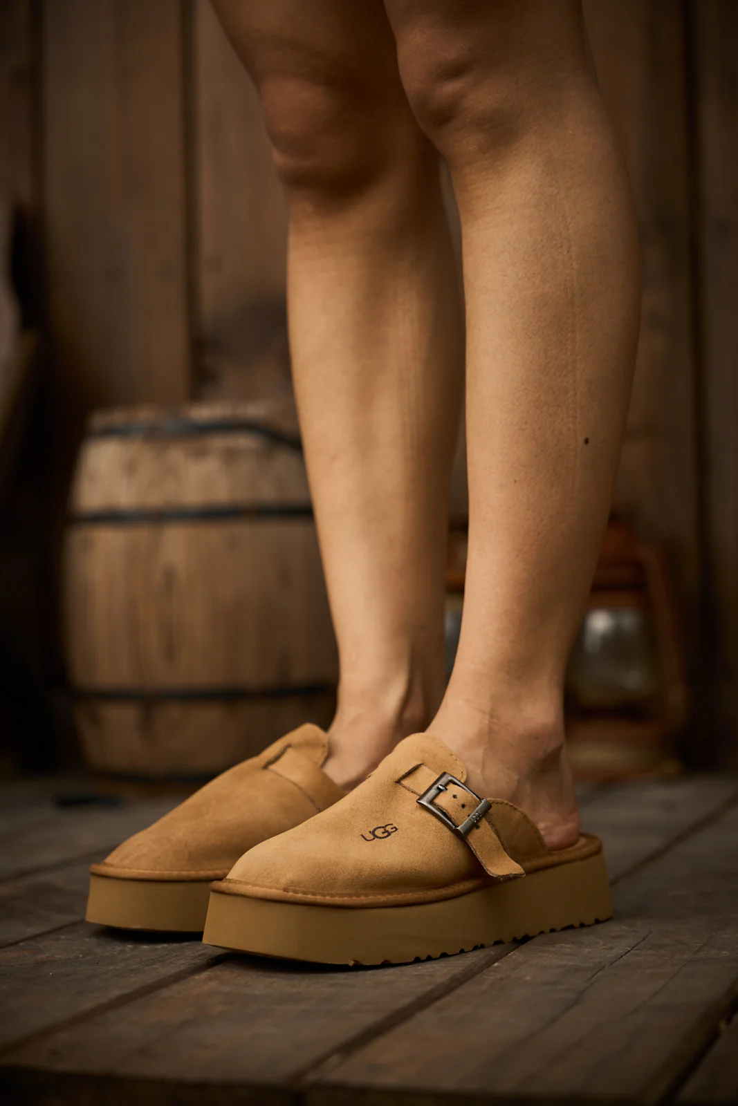 SMAIBULUN Ugg | Forever Iconic Platform Clog - Chestnut - Image 2