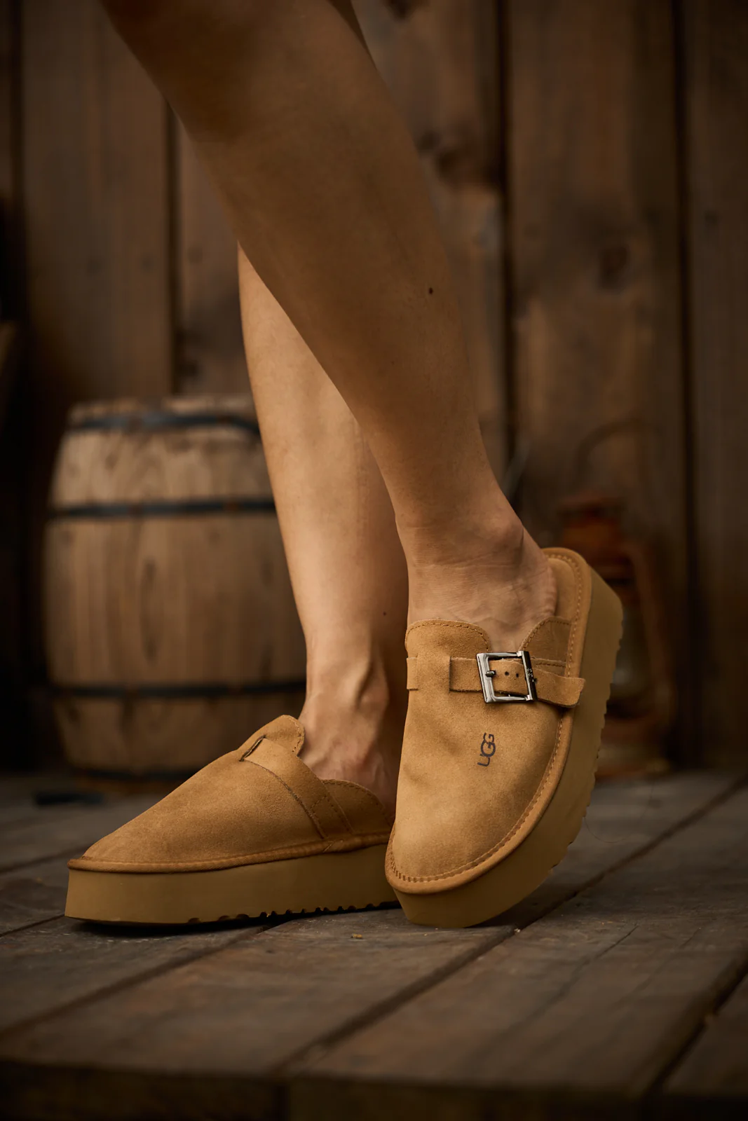 SMAIBULUN Ugg | Forever Iconic Platform Clog - Chestnut - Image 3
