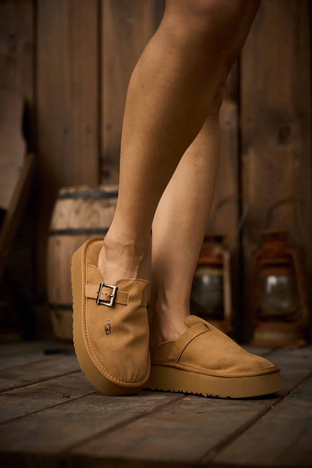 SMAIBULUN Ugg | Forever Iconic Platform Clog - Chestnut - Image 4