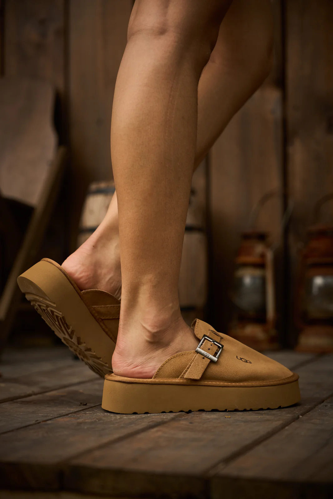 SMAIBULUN Ugg | Forever Iconic Platform Clog - Chestnut - Image 6