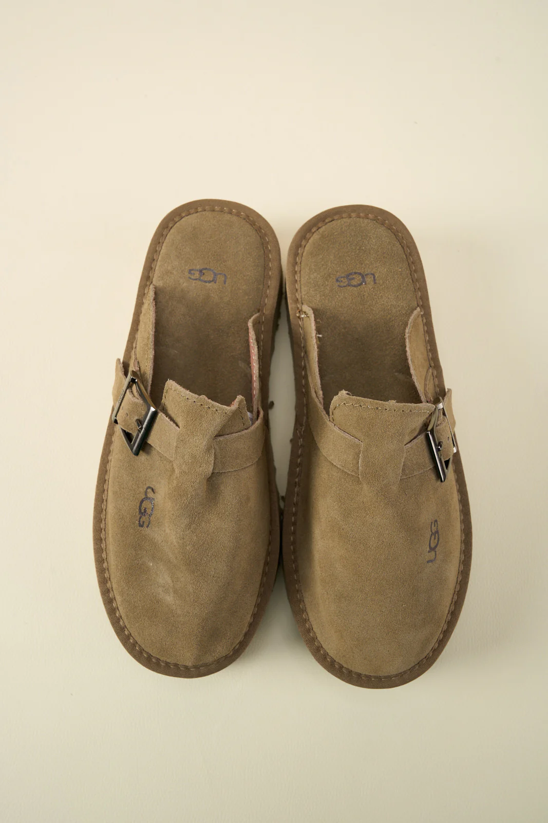 SMAIBULUN Ugg | Forever Iconic Platform Clog - Olive - Image 11