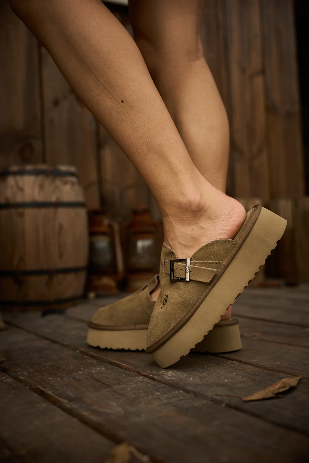 SMAIBULUN Ugg | Forever Iconic Platform Clog - Olive - Image 3