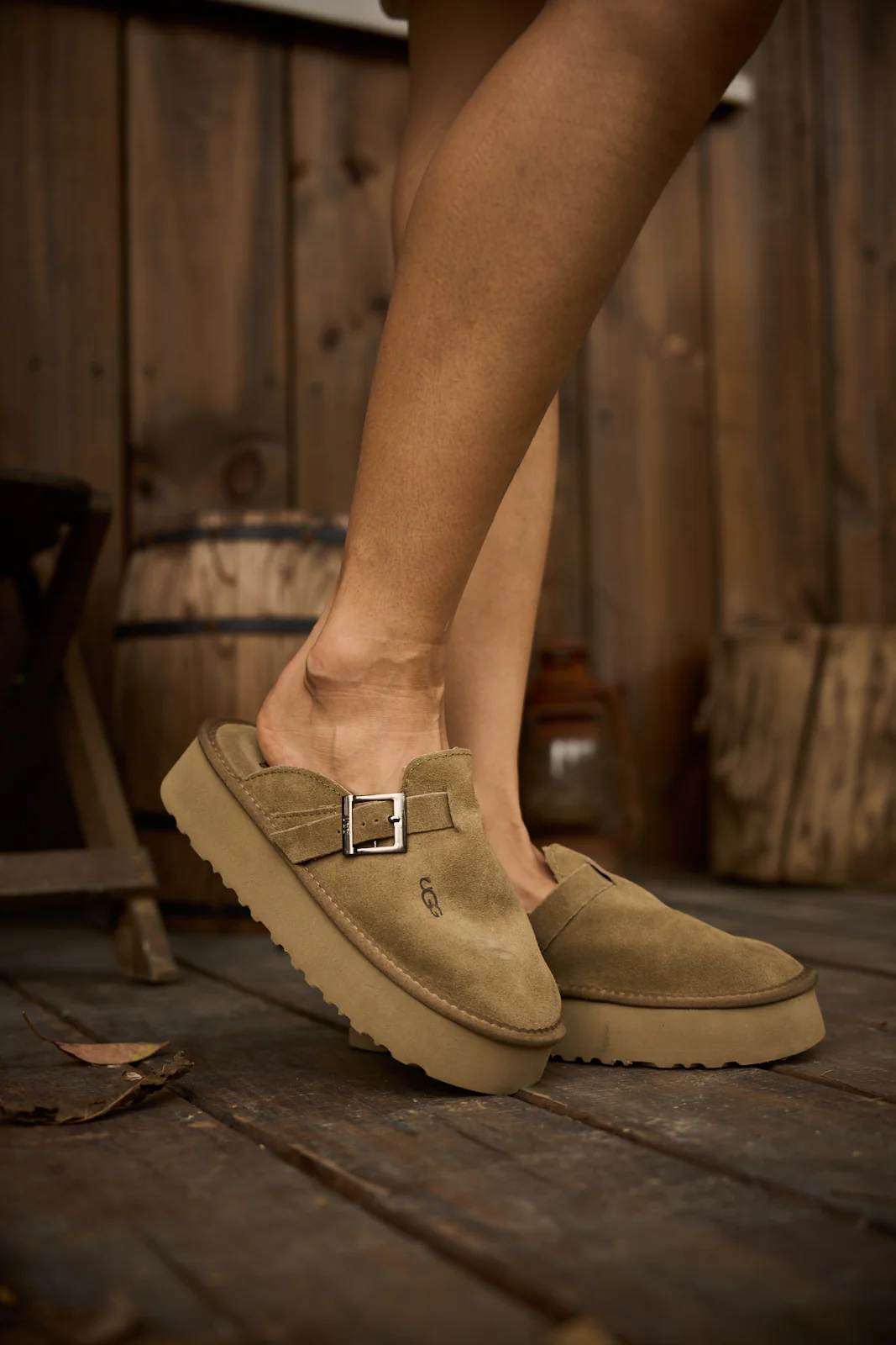 SMAIBULUN Ugg | Forever Iconic Platform Clog - Olive - Image 5