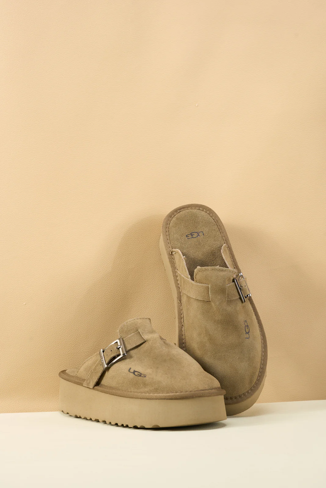 SMAIBULUN Ugg | Forever Iconic Platform Clog - Olive - Image 8