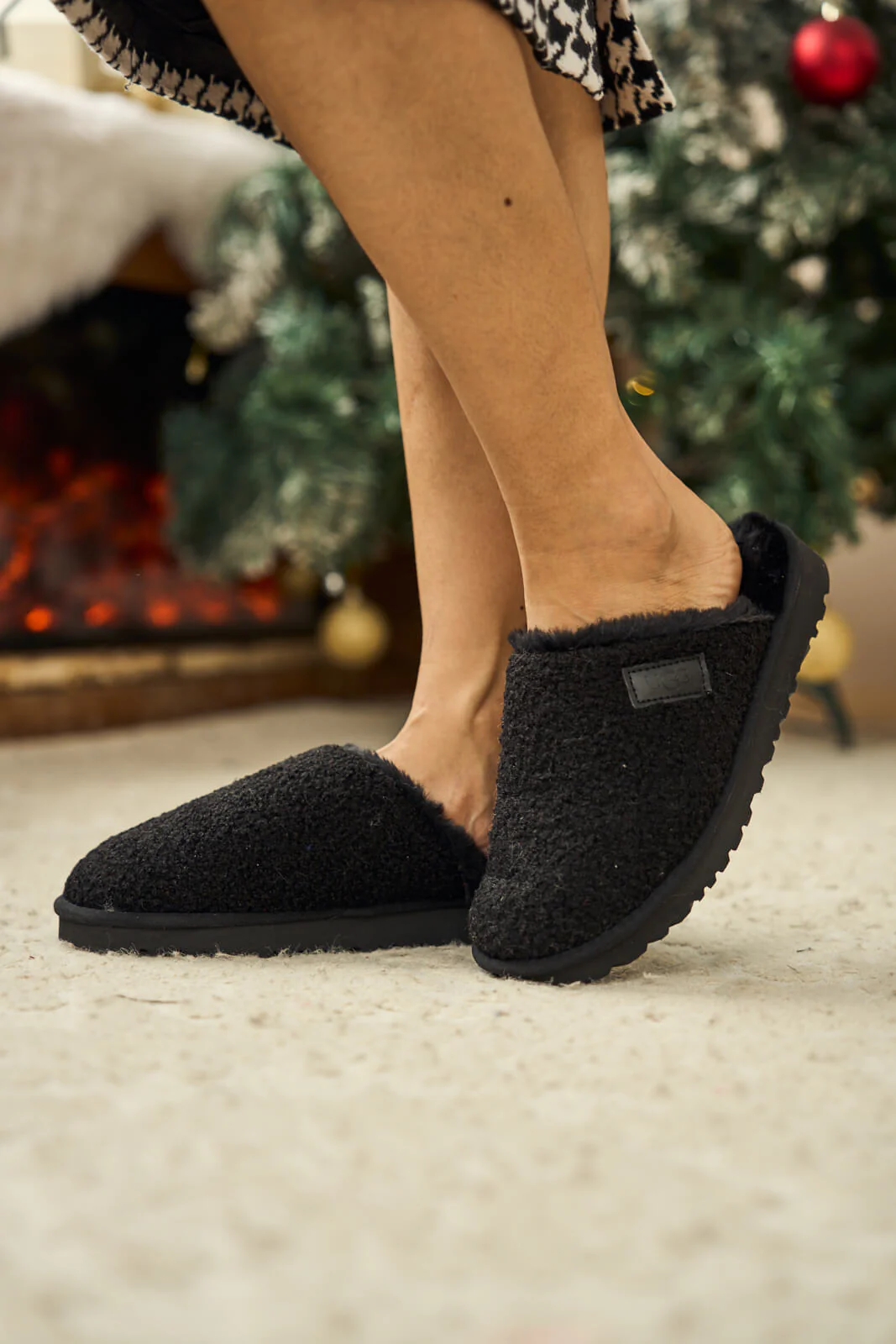 SMAIBULUN Ugg | Languorous Shepherd Blend Wool Slipper - black - Image 4