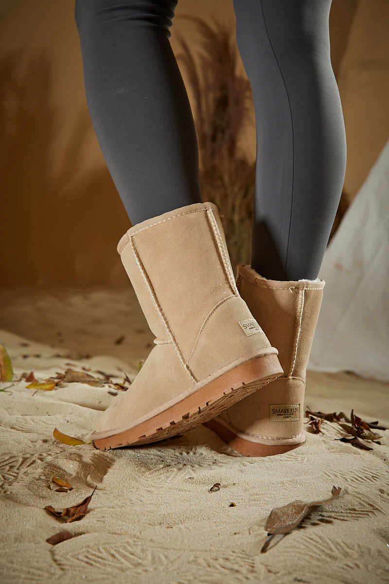 Smaibulun Ugg | Lovett Wool Blend Suede Shearling Boots - Sand - Image 2