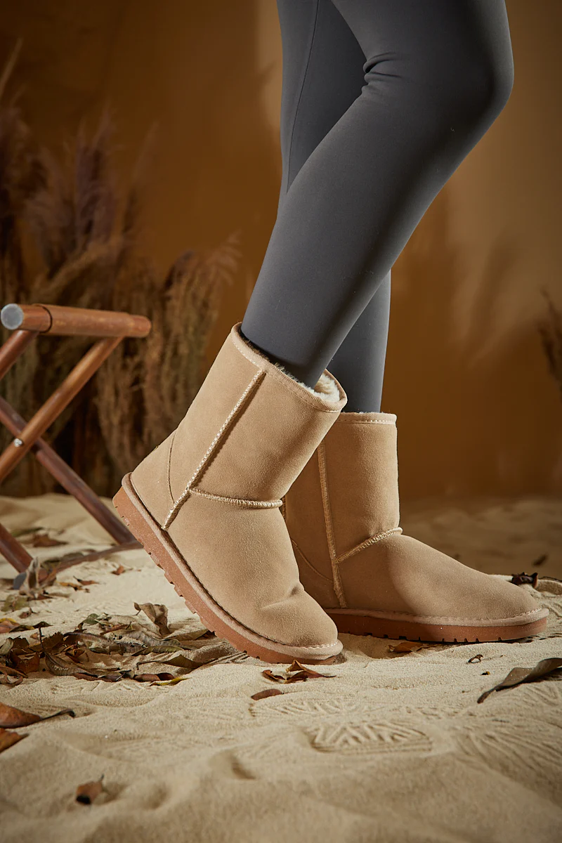 Smaibulun Ugg | Lovett Wool Blend Suede Shearling Boots - Sand - Image 4