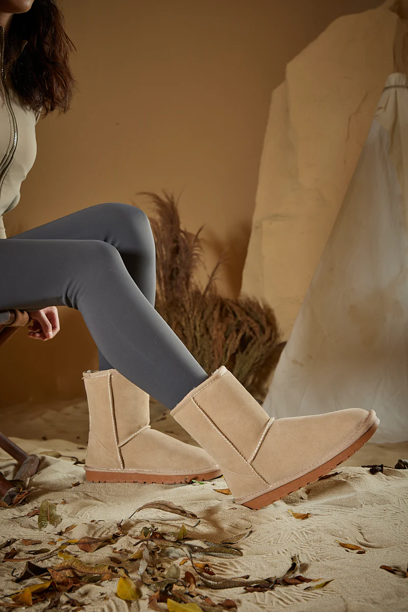 Smaibulun Ugg | Lovett Wool Blend Suede Shearling Boots - Sand - Image 5