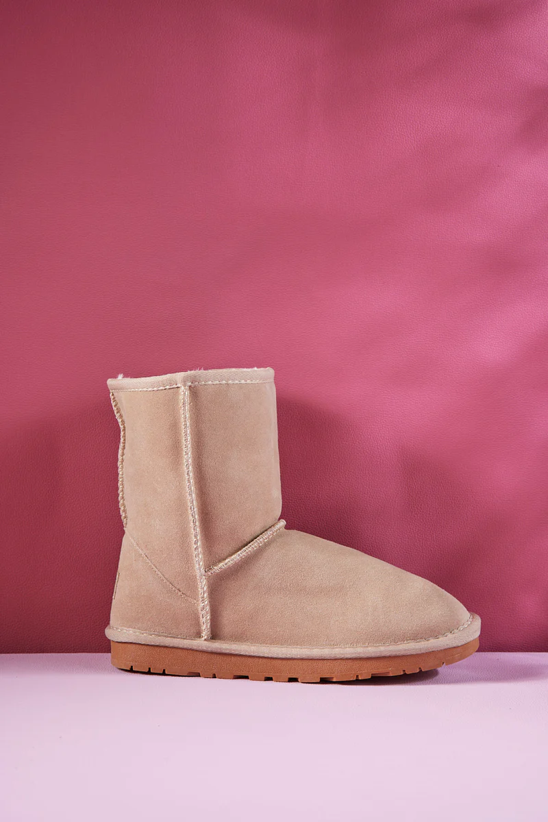 Smaibulun Ugg | Lovett Wool Blend Suede Shearling Boots - Sand - Image 9