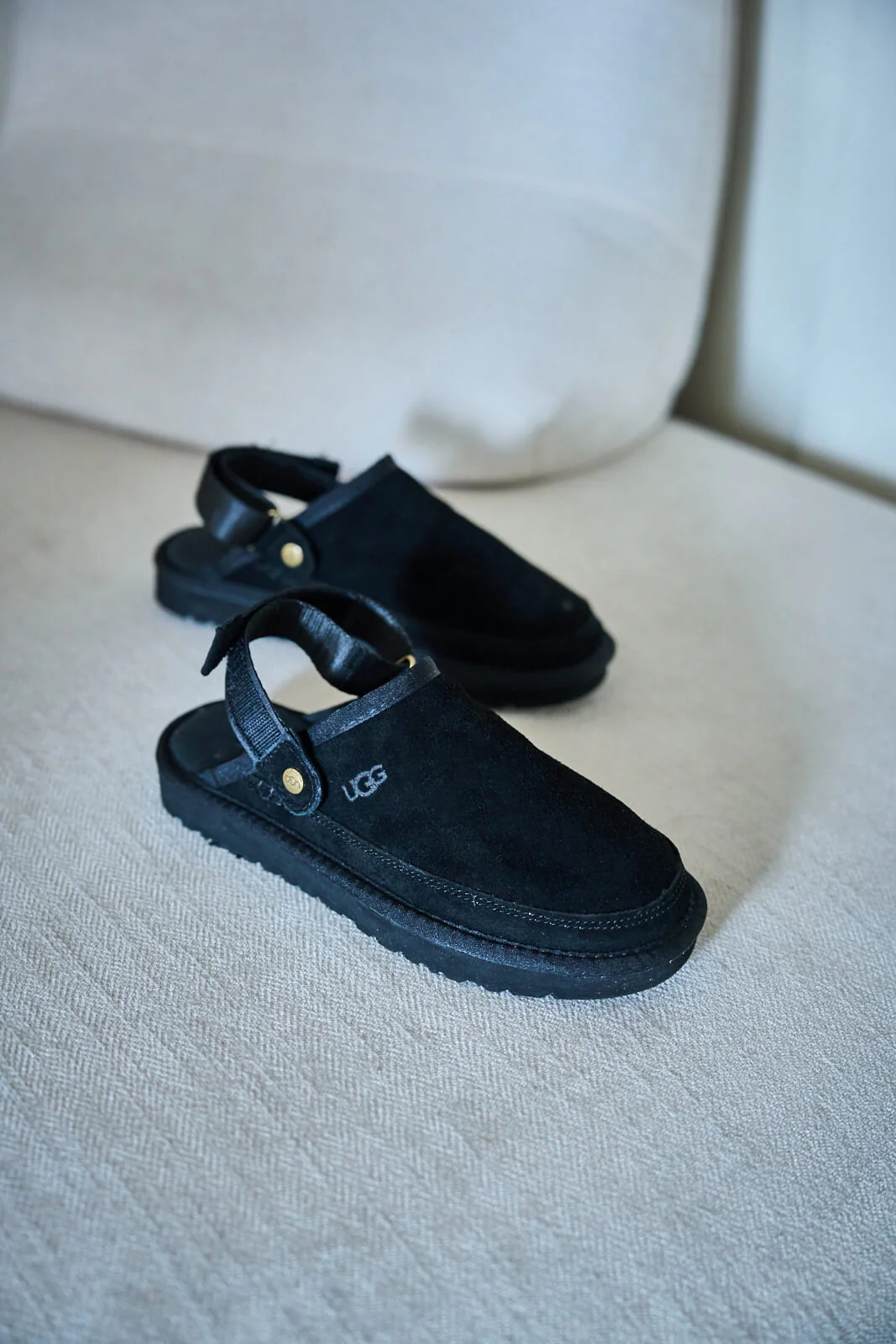 Smaibulun Ugg | Lyla Suede Slingback Scuff Slipper - black - Image 9