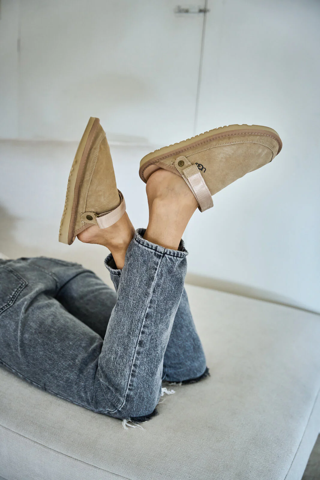 Smaibulun Ugg | Lyla Suede Slingback Scuff Slipper - sand - Image 8