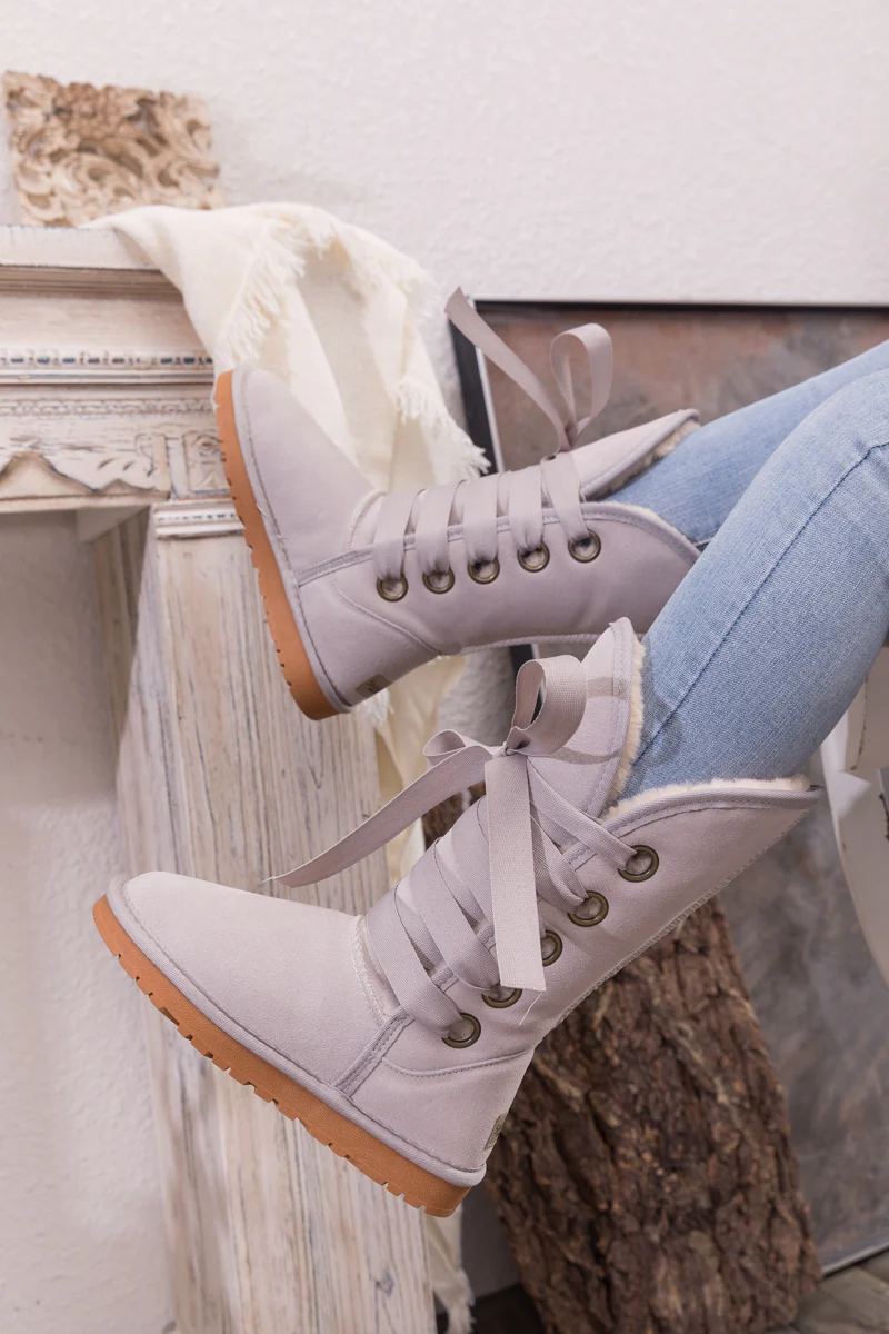 SMAIBULUN Ugg | Ribbon Lace-Up Faux Fur-lined Suede Boot - Ash - Image 5