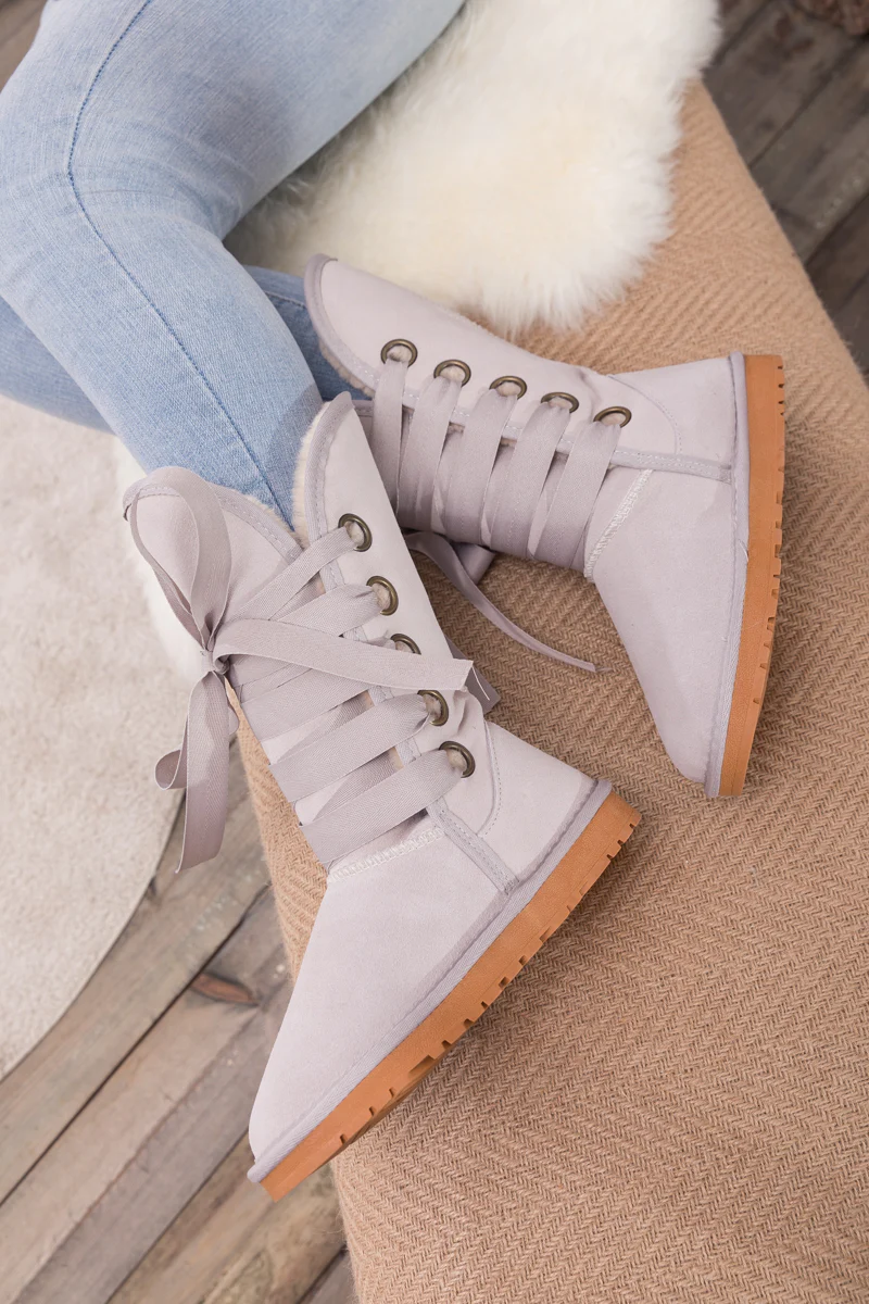 SMAIBULUN Ugg | Ribbon Lace-Up Faux Fur-lined Suede Boot - Ash - Image 6