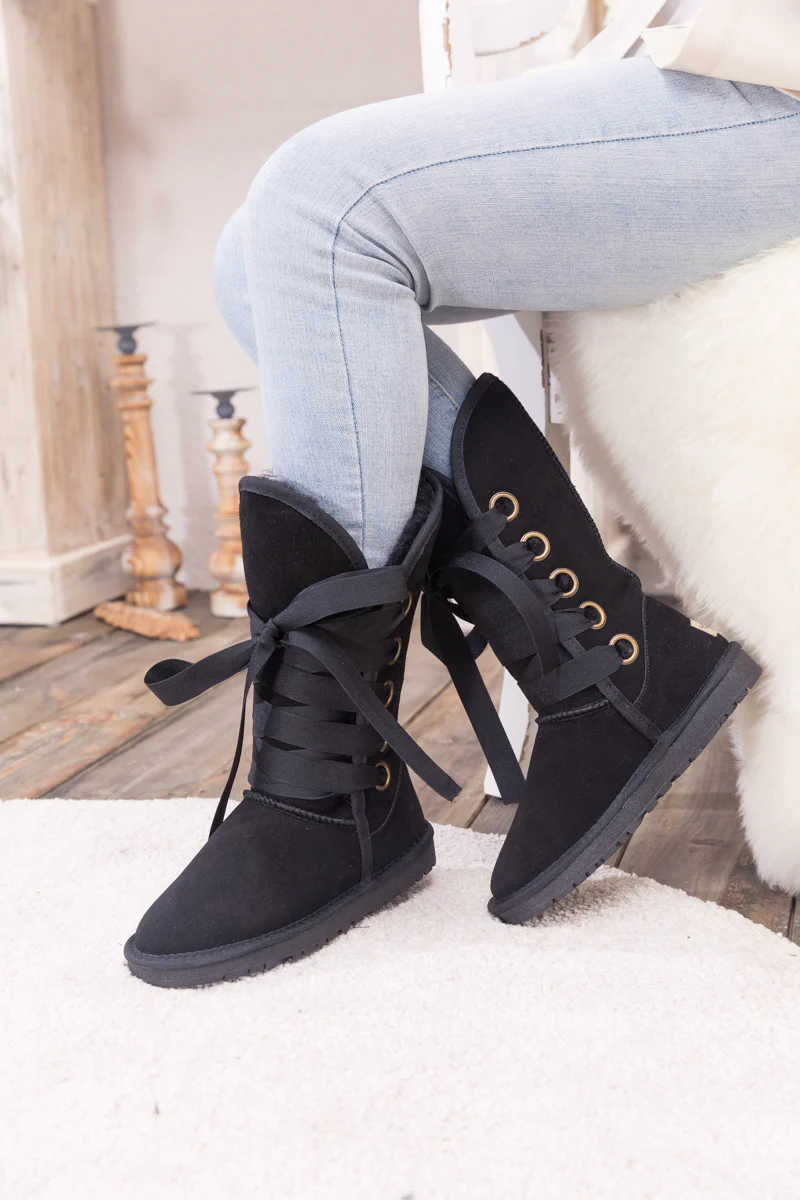 SMAIBULUN Ugg | Ribbon Lace-Up Faux Fur-lined Suede Boot - Black - Image 4