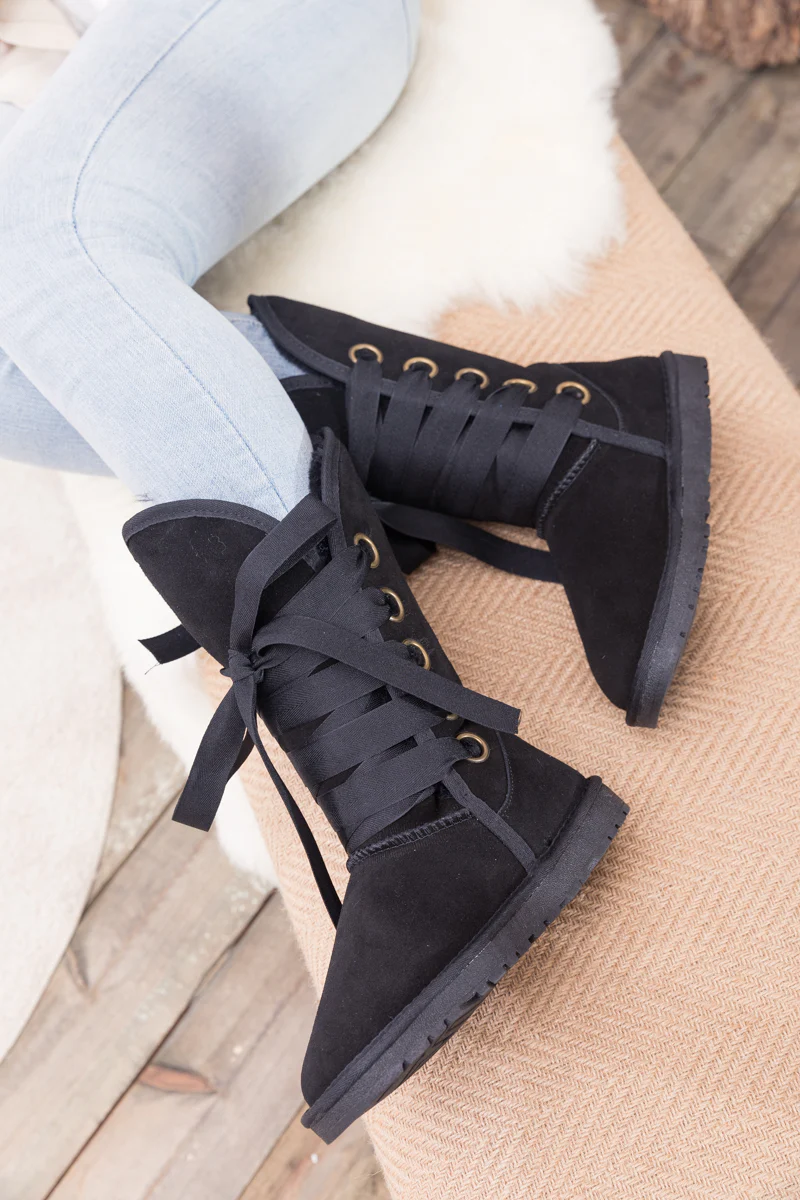 SMAIBULUN Ugg | Ribbon Lace-Up Faux Fur-lined Suede Boot - Black - Image 6