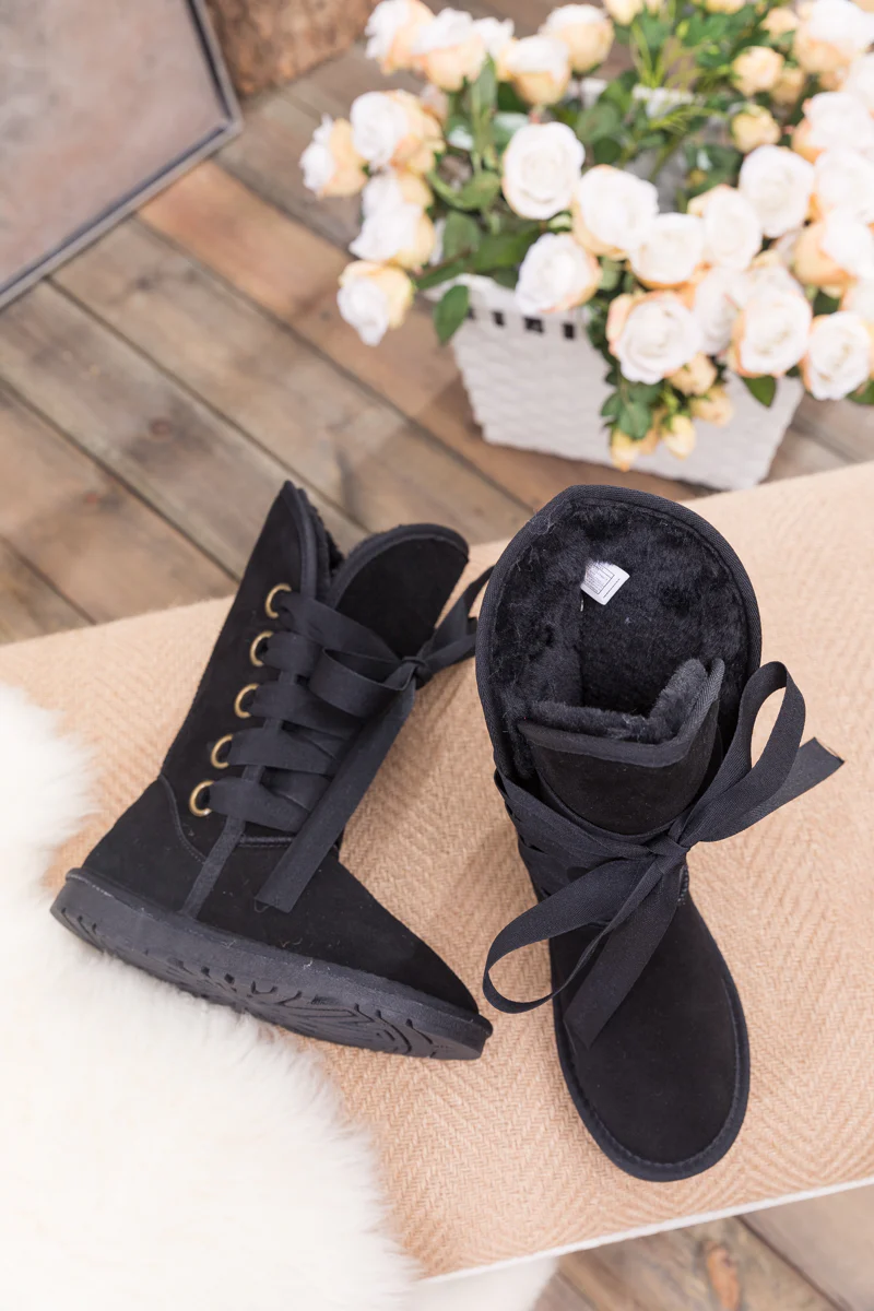 SMAIBULUN Ugg | Ribbon Lace-Up Faux Fur-lined Suede Boot - Black - Image 7