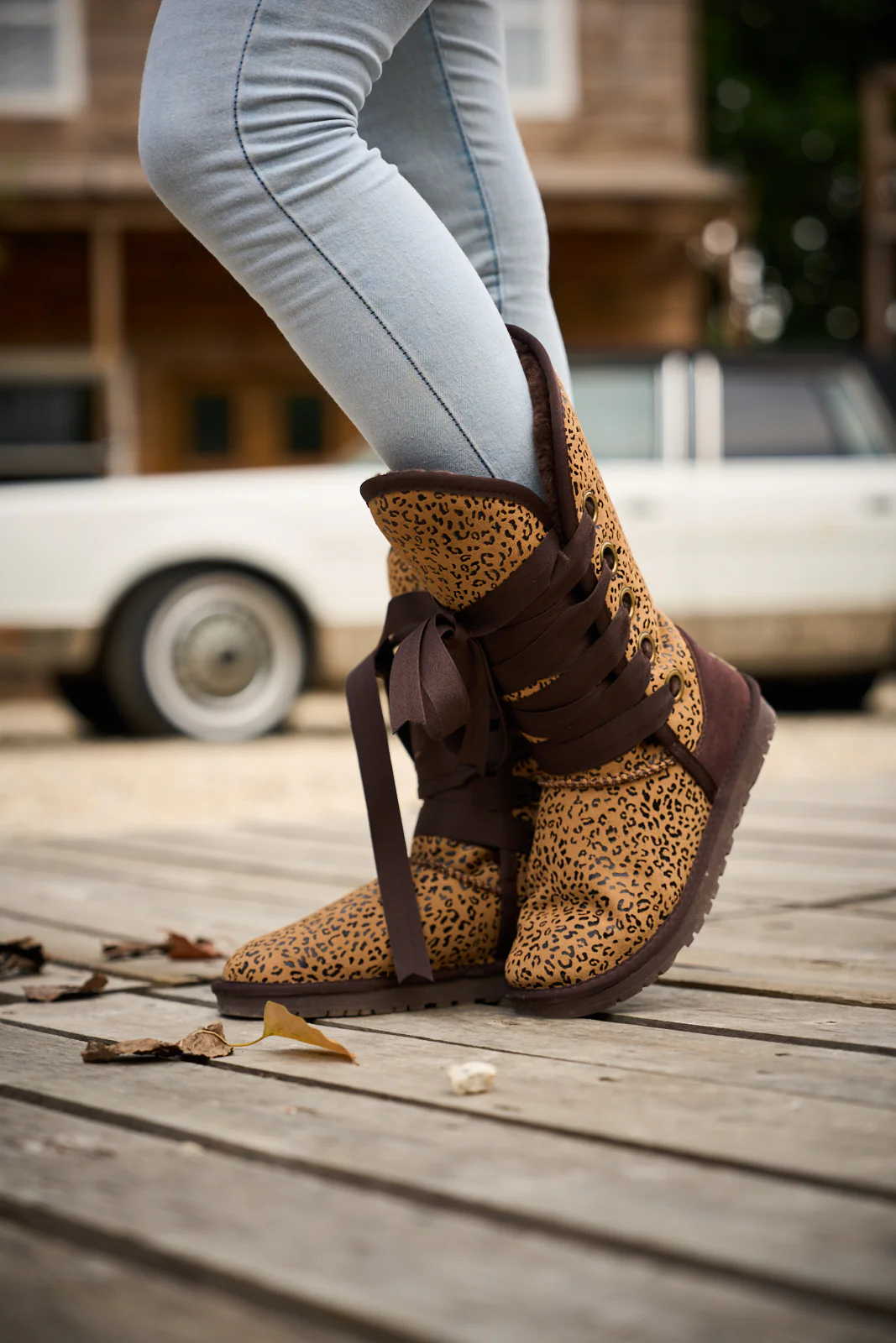 SMAIBULUN Ugg | Ribbon Lace-Up Faux Fur-lined Suede Boot - Leopard - Image 4