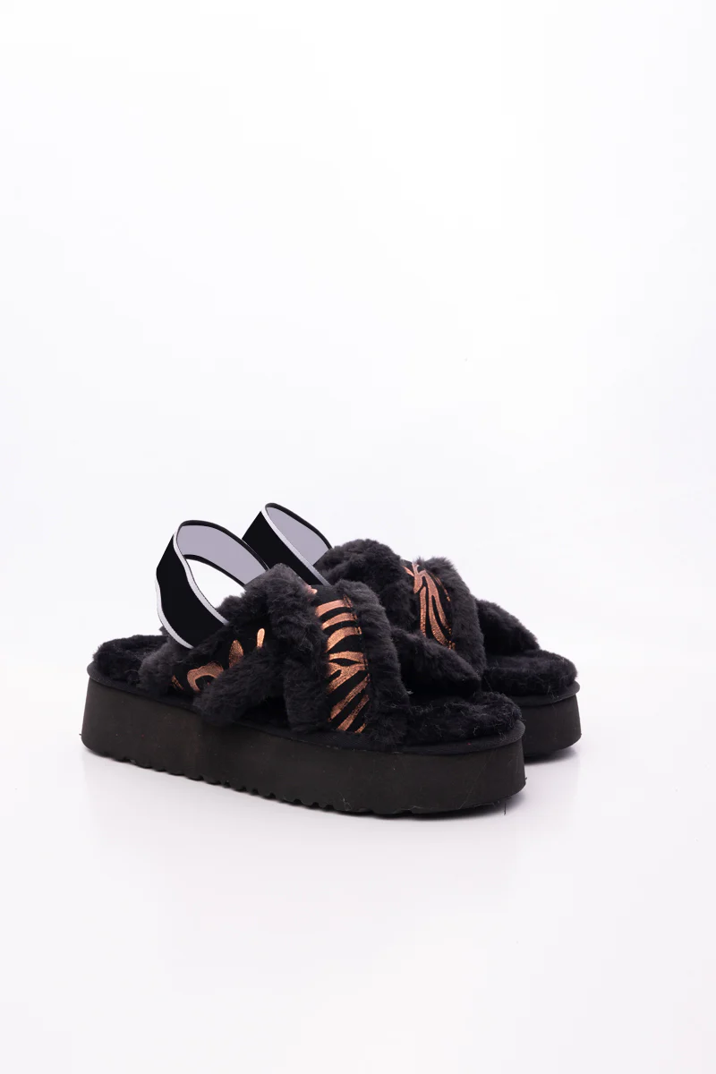 Smaibulun Ugg | Roar Wool Lined Criss-Cross Strap Slipper - Black - Image 10
