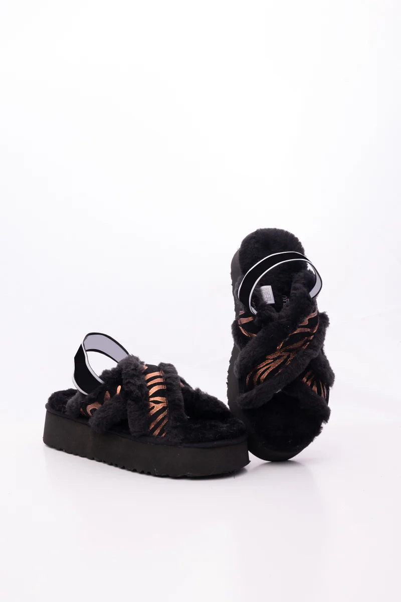 Smaibulun Ugg | Roar Wool Lined Criss-Cross Strap Slipper - Black - Image 9