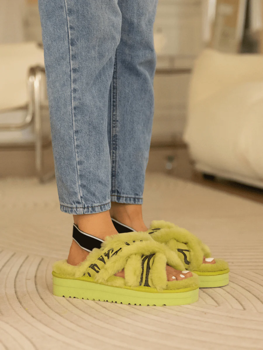 Smaibulun Ugg | Roar Wool Lined Criss-Cross Strap Slipper - Green - Image 3