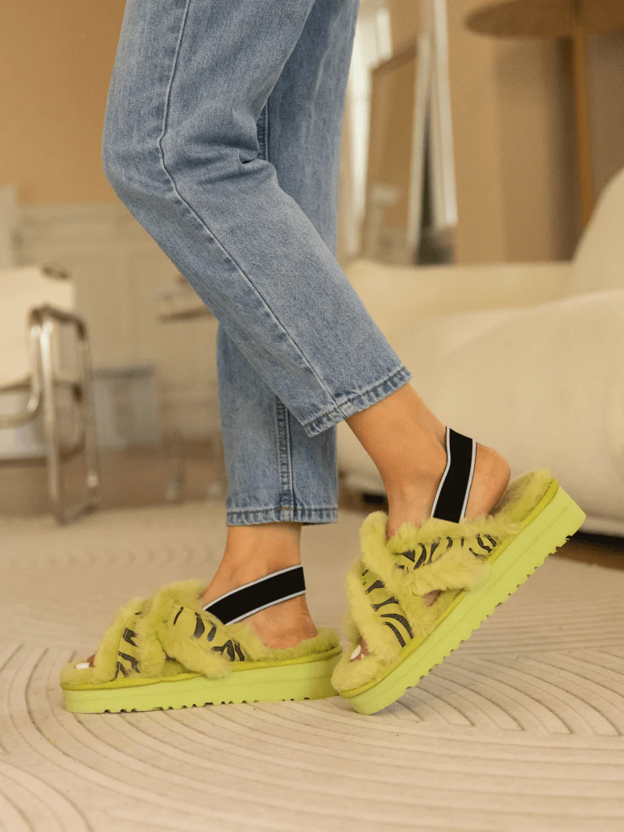 Smaibulun Ugg | Roar Wool Lined Criss-Cross Strap Slipper - Green - Image 5