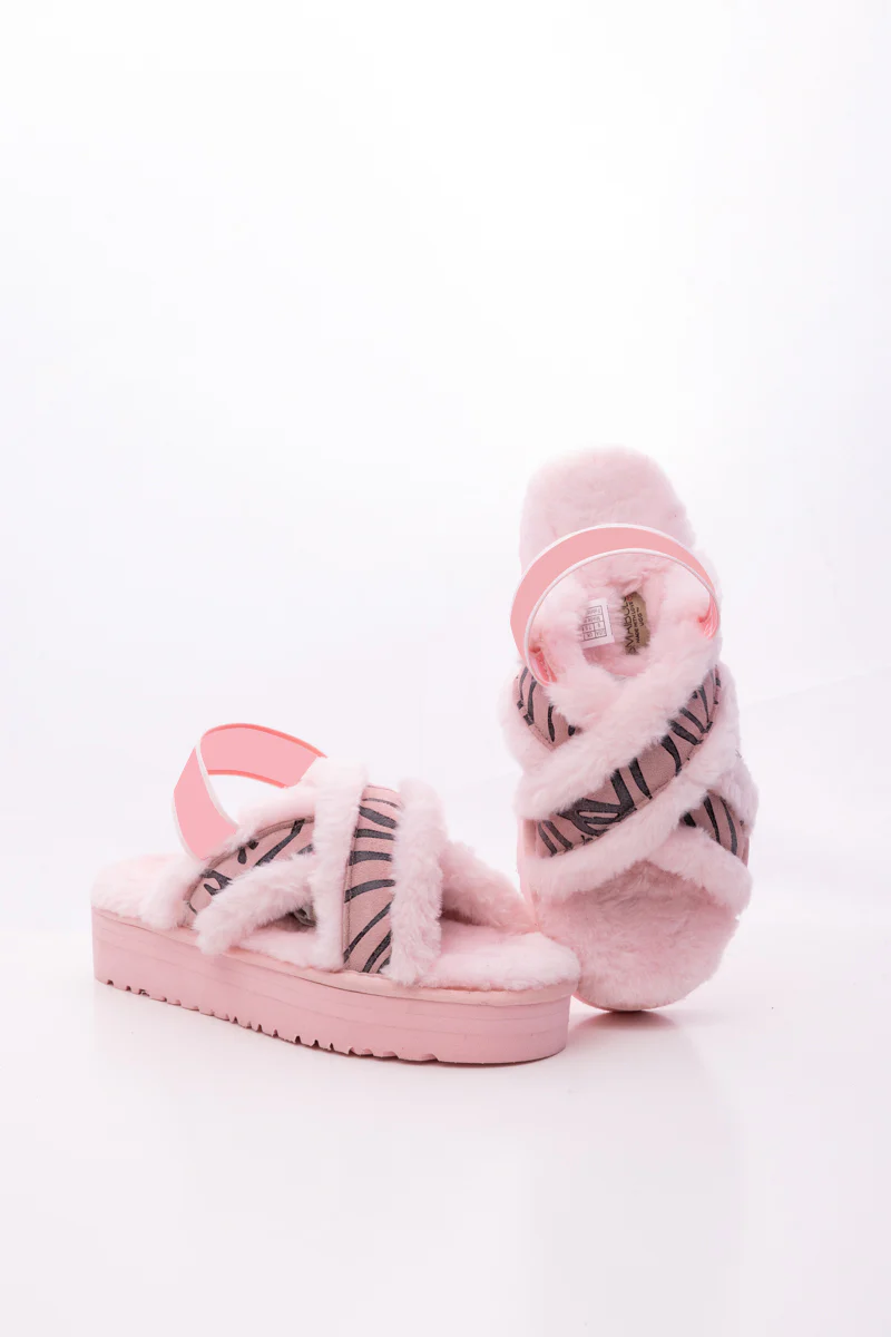 Smaibulun Ugg | Roar Wool Lined Criss-Cross Strap Slipper - Pink - Image 9